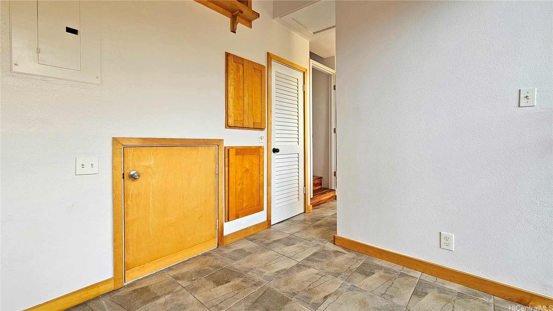 Honolulu, Hawaii, 96821, United States, 2 Bedrooms Bedrooms, ,3 BathroomsBathrooms,Residential,For Sale,1838475