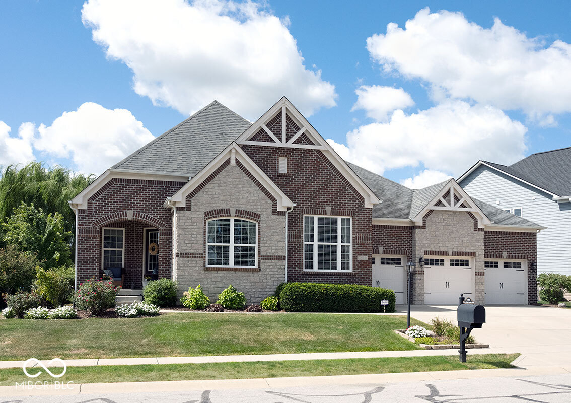 Zionsville, Indiana, 46077, United States, 4 Bedrooms Bedrooms, ,4 BathroomsBathrooms,Residential,For Sale,1942762