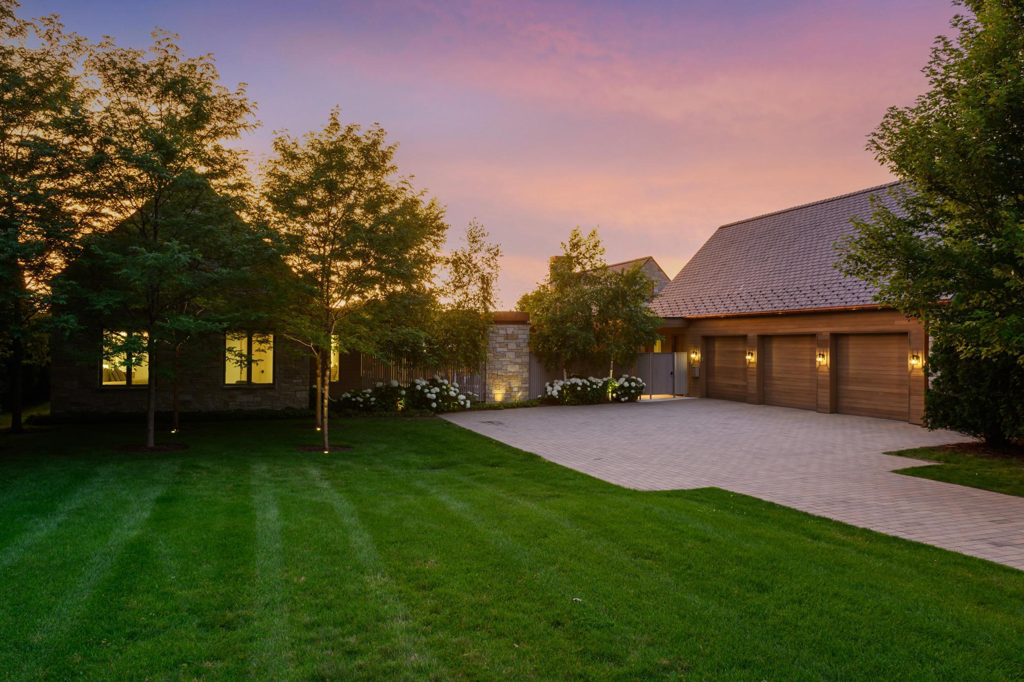 Minneapolis, Minnesota, 55405, United States, 5 Bedrooms Bedrooms, ,1 BathroomBathrooms,Residential,For Sale,1897759
