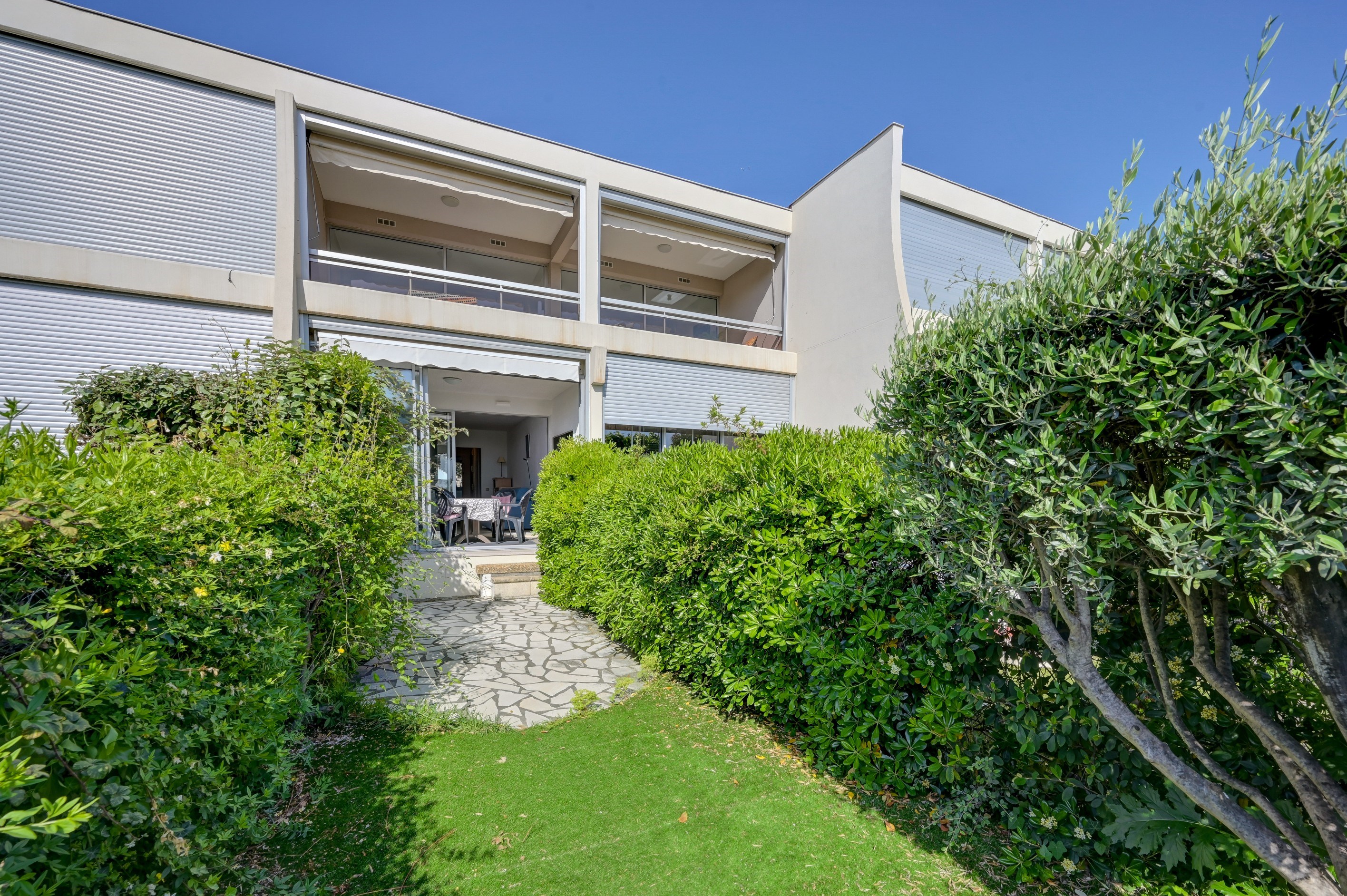  Cassis – Apartment with Garden and Sea View Glimpse Near the Port - 物件實景