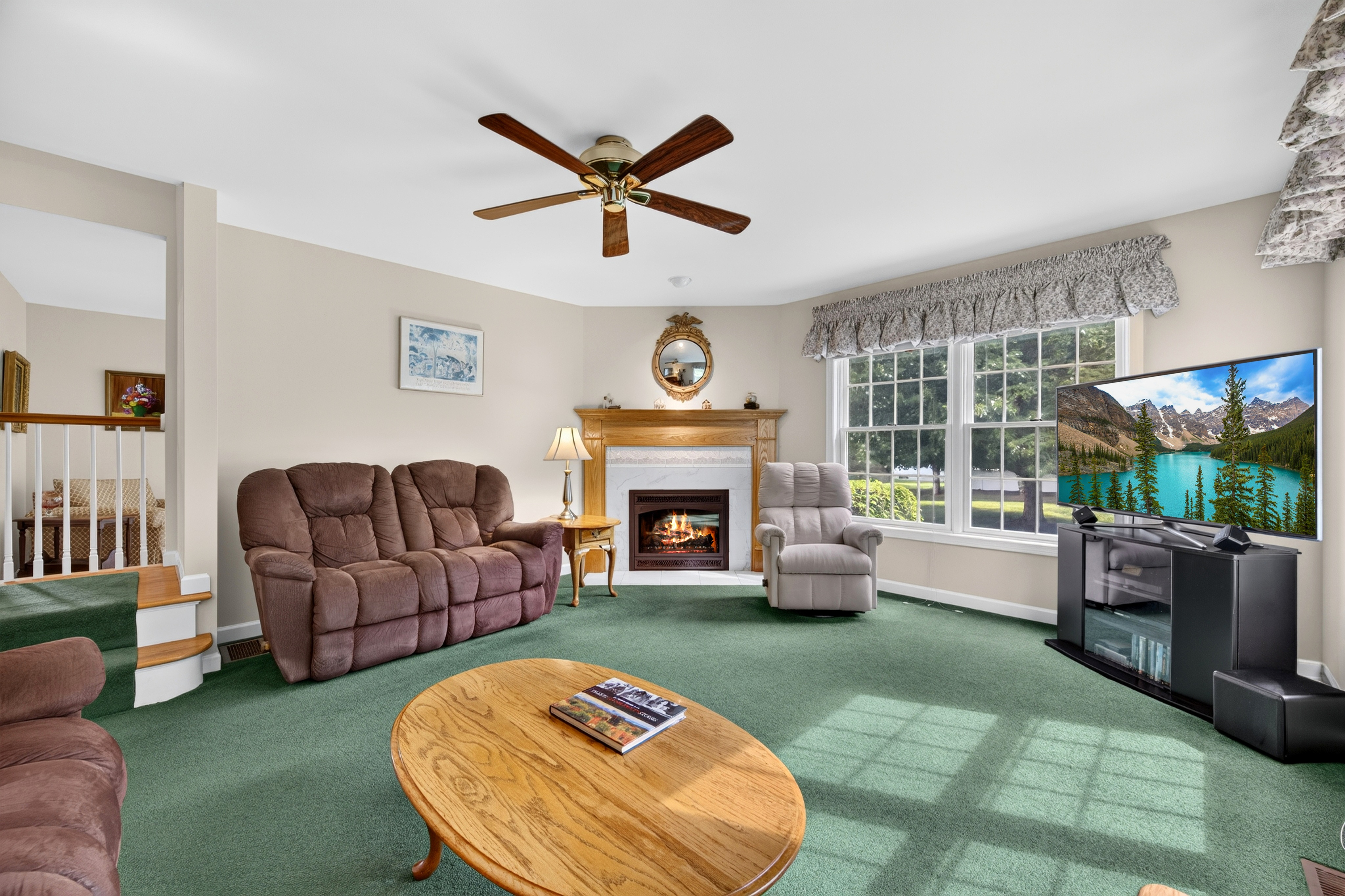  Classic Custom Colonial on Over 2 Private Acres - 物件實景