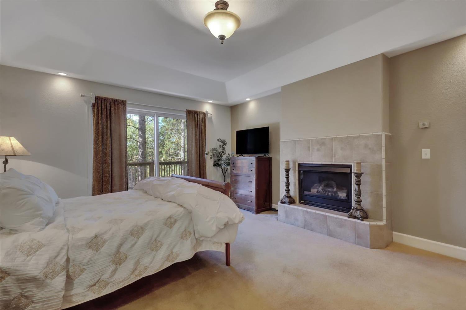 Grass Valley, California, 95945, United States, 4 Bedrooms Bedrooms, ,4 BathroomsBathrooms,Residential,For Sale,1986075