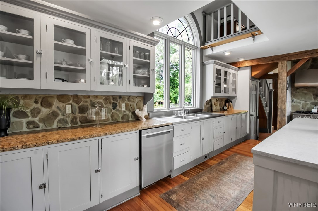 Aurora, New York, 14052, United States, 3 Bedrooms Bedrooms, ,3 BathroomsBathrooms,Residential,For Sale,1865001