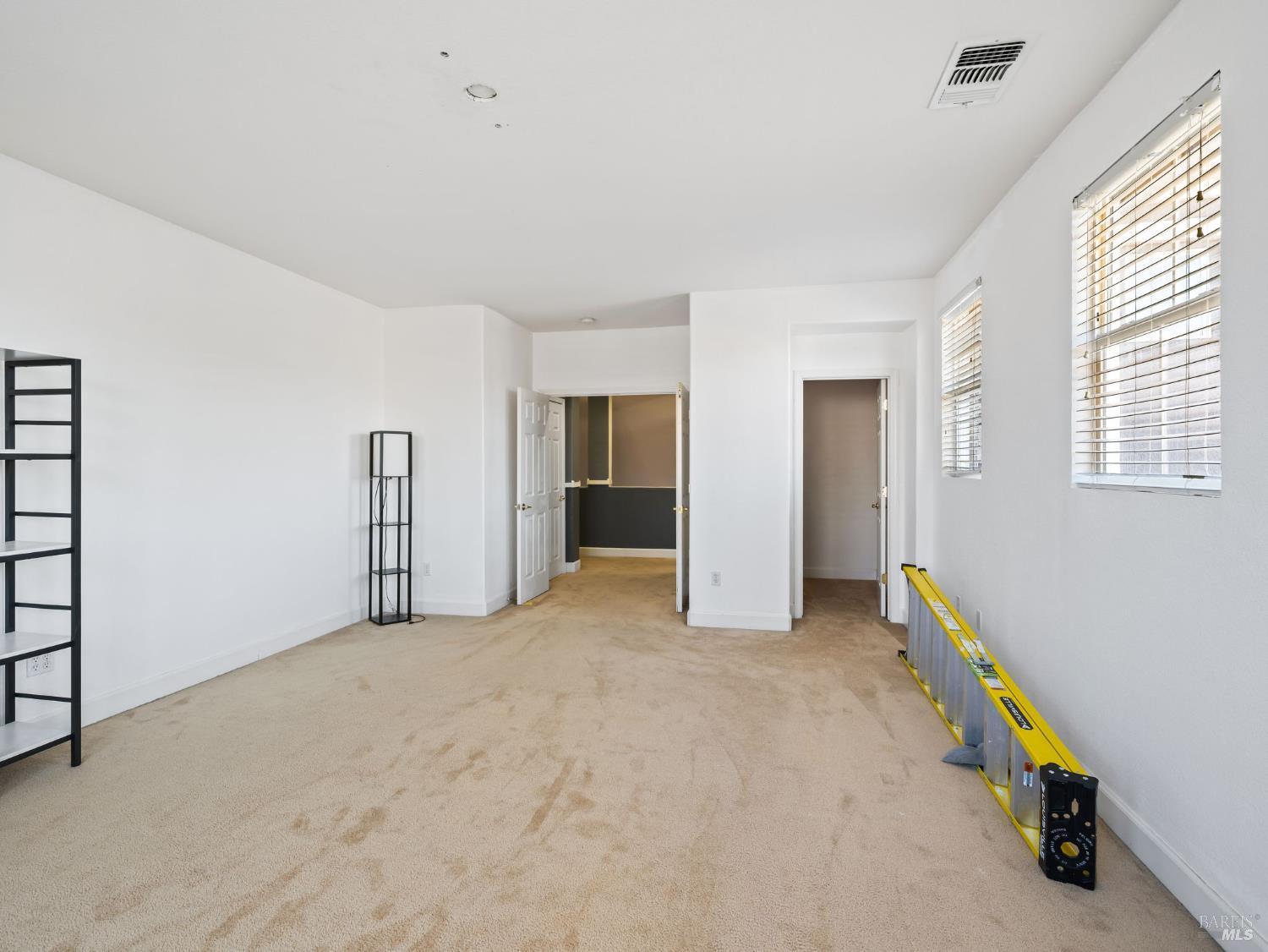 Vacaville, California, 95687, United States, 5 Bedrooms Bedrooms, ,4 BathroomsBathrooms,Residential,For Sale,1828372