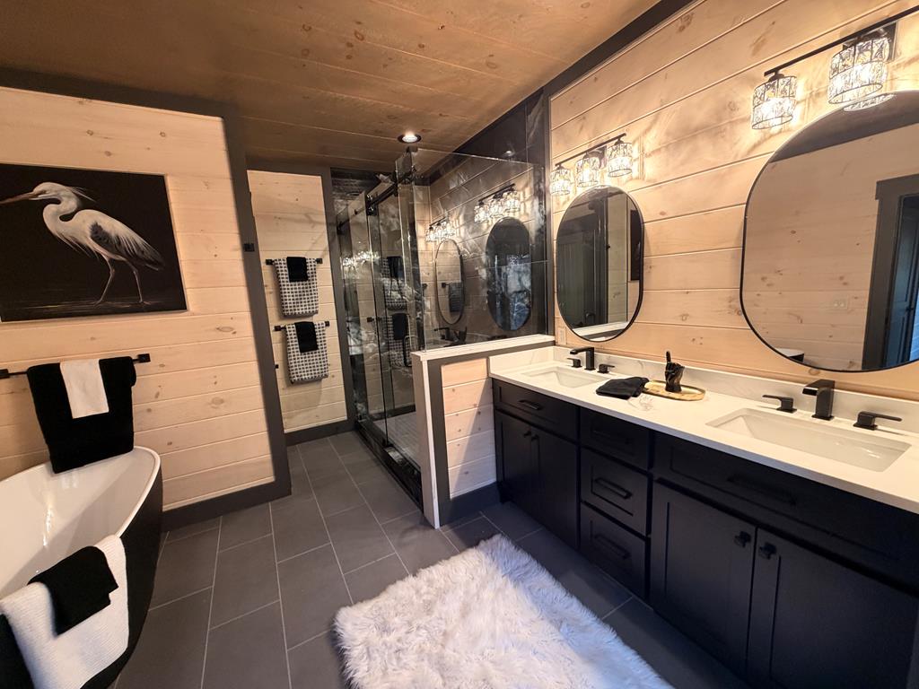 Mineral Bluff, Georgia, 30559, United States, 4 Bedrooms Bedrooms, ,5 BathroomsBathrooms,Residential,For Sale,1986837