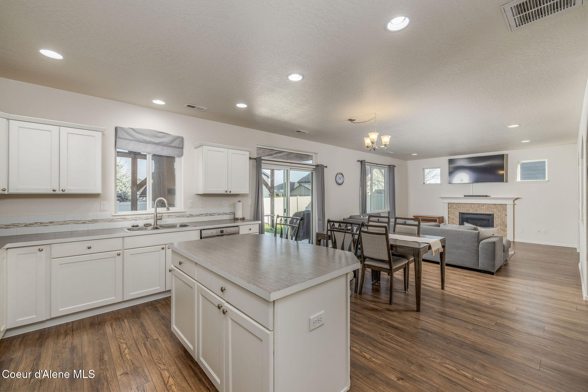 Post Falls, Idaho, 83854, United States, 3 Bedrooms Bedrooms, ,2 BathroomsBathrooms,Residential,For Sale,1996054