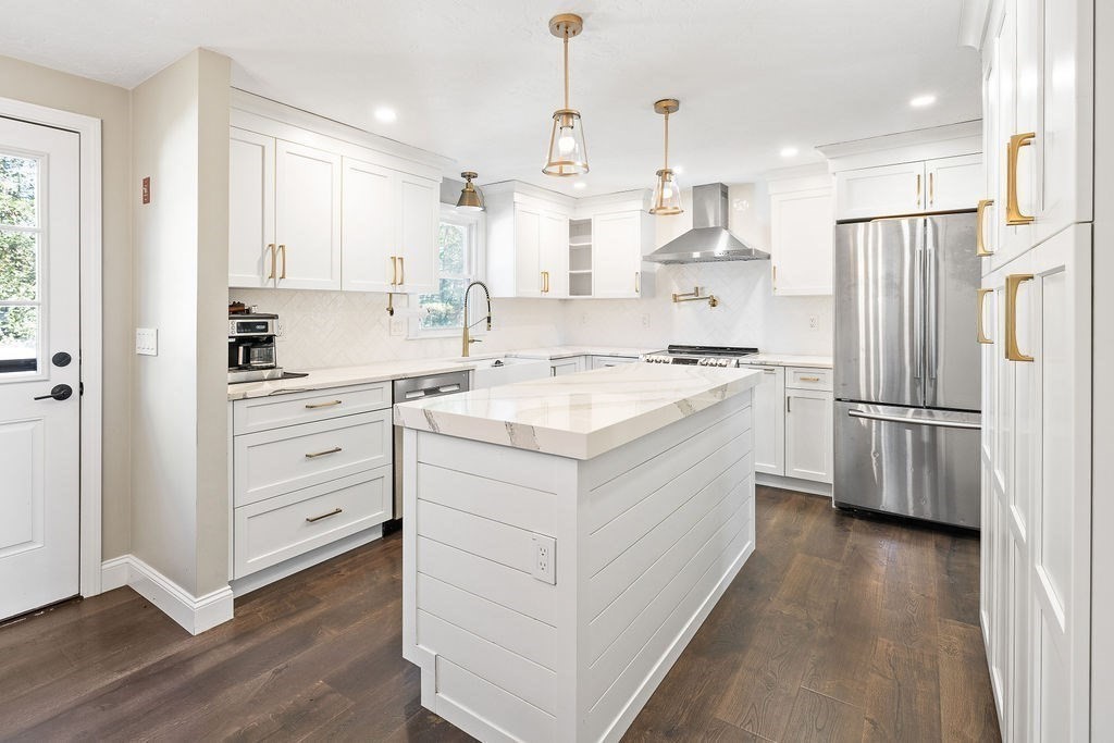 Milford, Massachusetts, 01757, United States, 3 Bedrooms Bedrooms, ,2 BathroomsBathrooms,Residential,For Sale,1987484