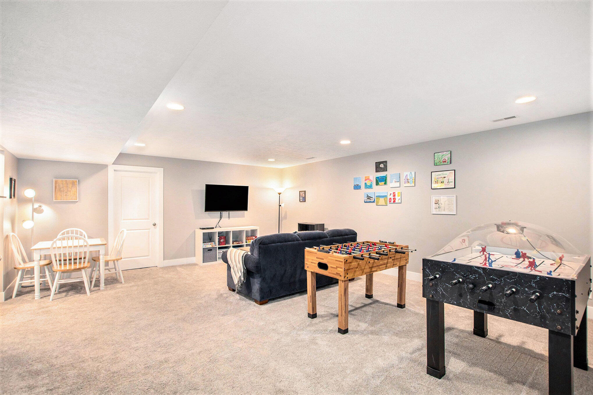 South Haven, Michigan, 49090, United States, 4 Bedrooms Bedrooms, ,3 BathroomsBathrooms,Residential,For Sale,1863775