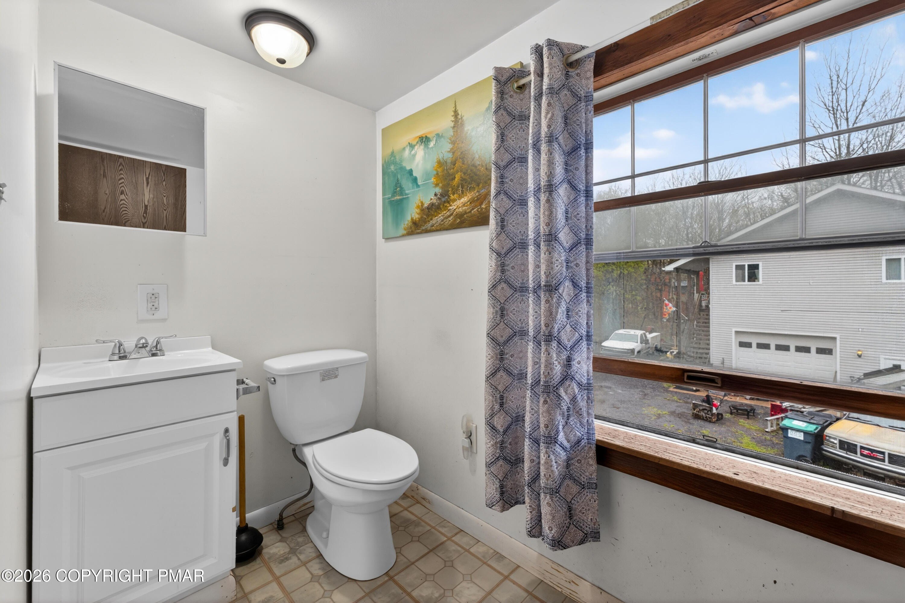 Blakeslee, Pennsylvania, 18610, United States, 6 Bedrooms Bedrooms, ,3 BathroomsBathrooms,Residential,For Sale,2042920