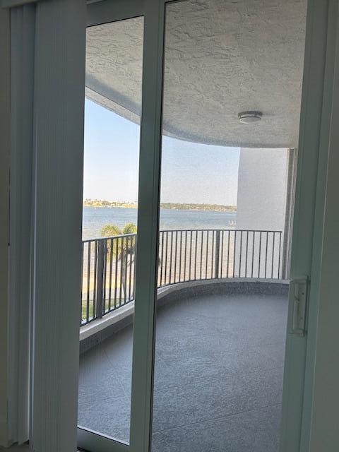 Hypoluxo, Florida, 33462, United States, 2 Bedrooms Bedrooms, ,2 BathroomsBathrooms,Residential,For Sale,1736314