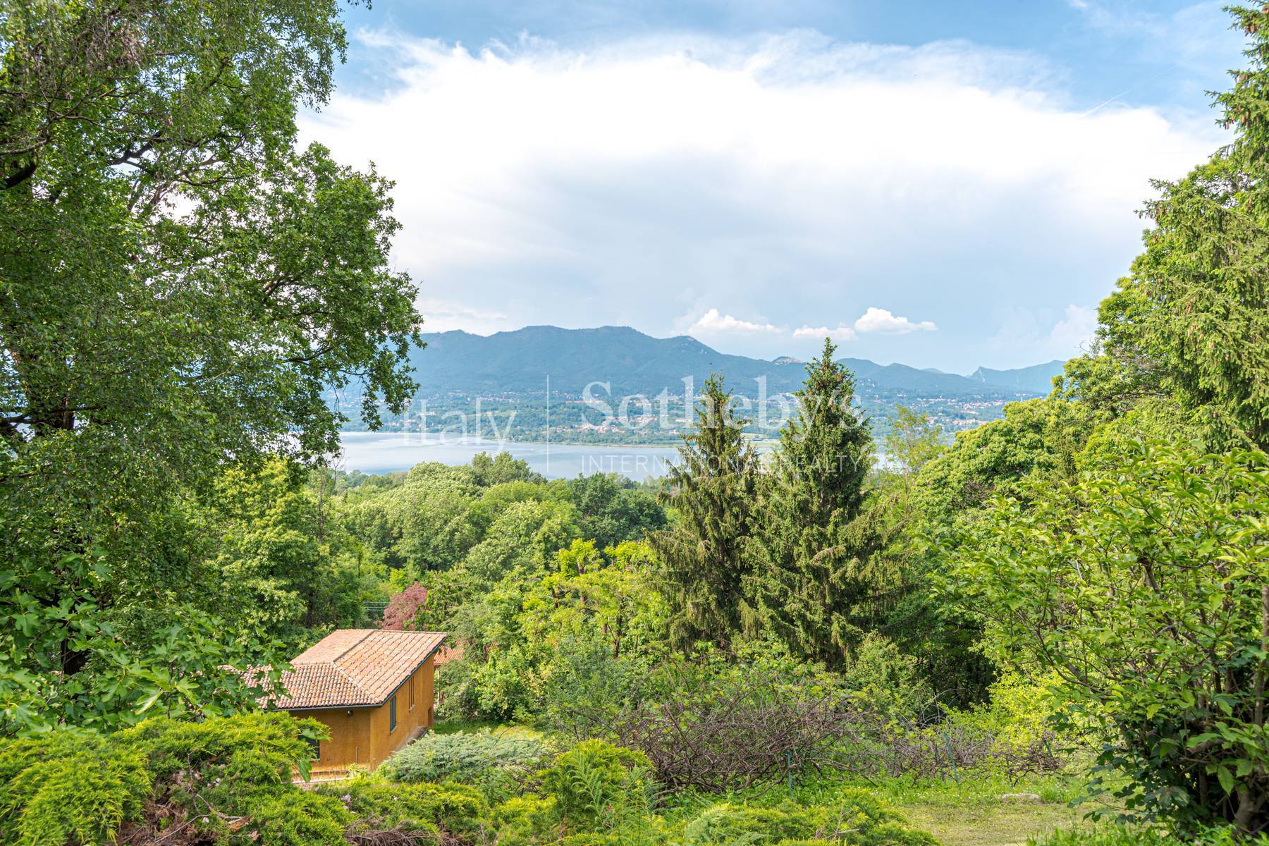  Inviting 1960s villa overlooking Lake Varese - 物件實景