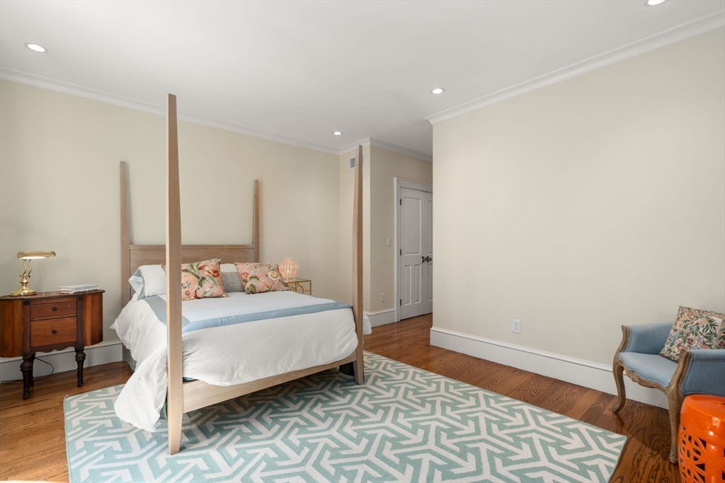 Cambridge, Massachusetts, 02140, United States, 4 Bedrooms Bedrooms, ,4 BathroomsBathrooms,Residential,For Sale,1947050