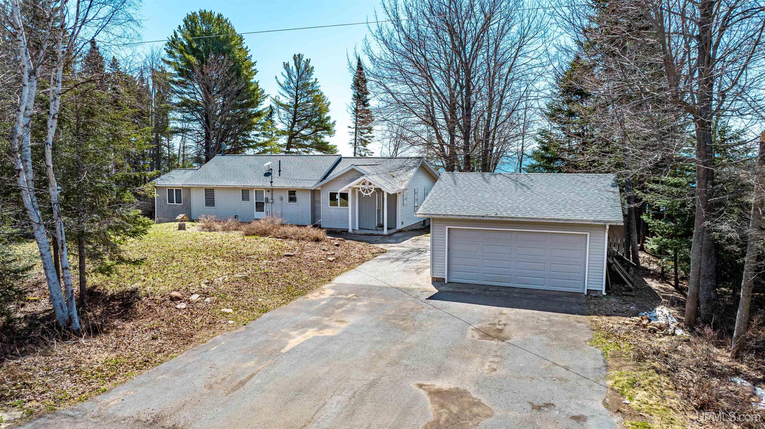 Lake Linden, Michigan, 49945, United States, 3 Bedrooms Bedrooms, ,3 BathroomsBathrooms,Residential,For Sale,1881345