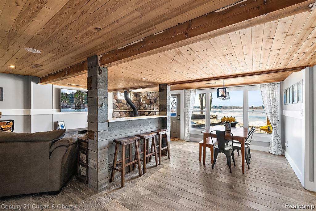 Jackson, Michigan, 49201, United States, 3 Bedrooms Bedrooms, ,2 BathroomsBathrooms,Residential,For Sale,1982188