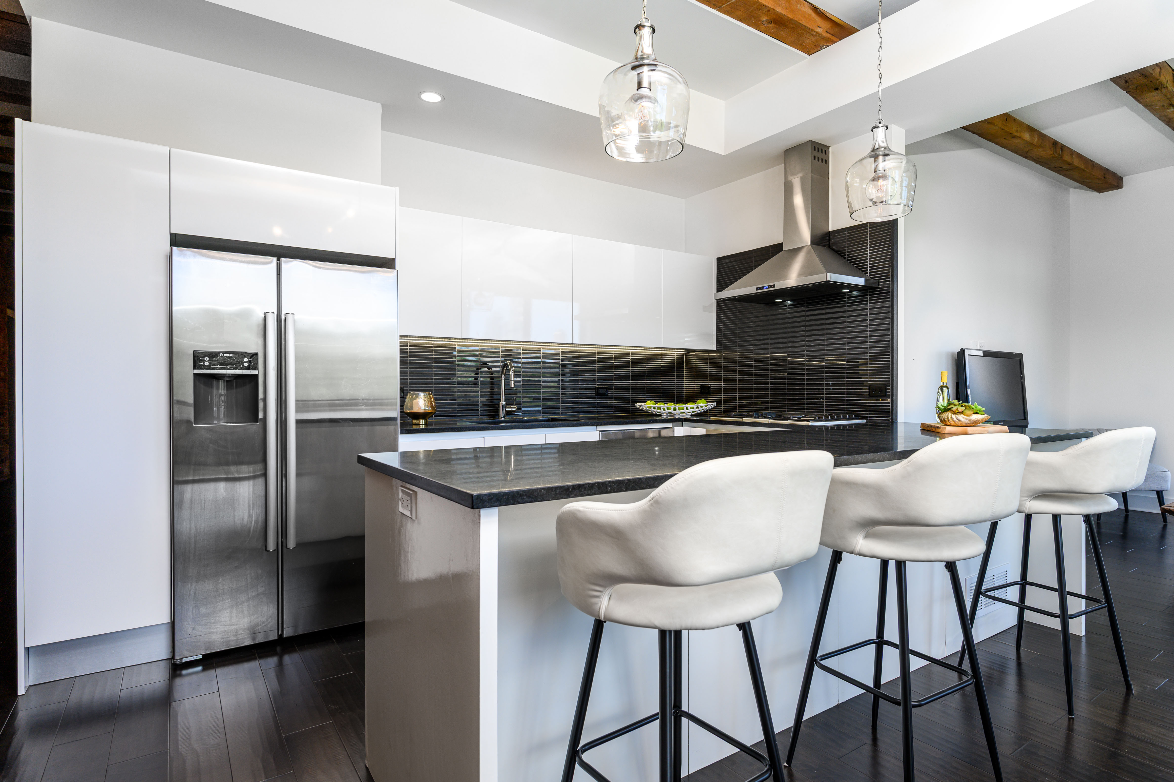  Stunning Mod Corner Loft with Downtown Views - 物件實景