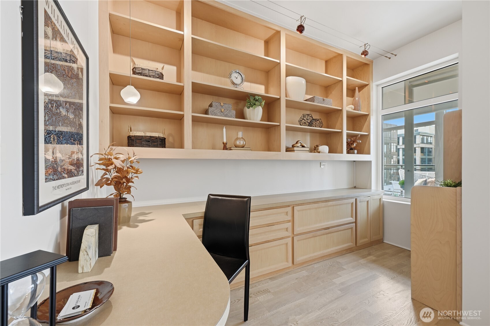 Seattle, Washington, 98121, United States, 1 Bedroom Bedrooms, ,Residential,For Sale,1992082