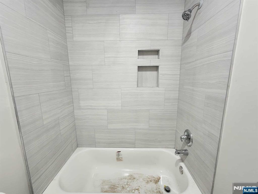 Passaic, New Jersey, 07055, United States, 5 Bedrooms Bedrooms, ,2 BathroomsBathrooms,Residential,For Sale,1975134