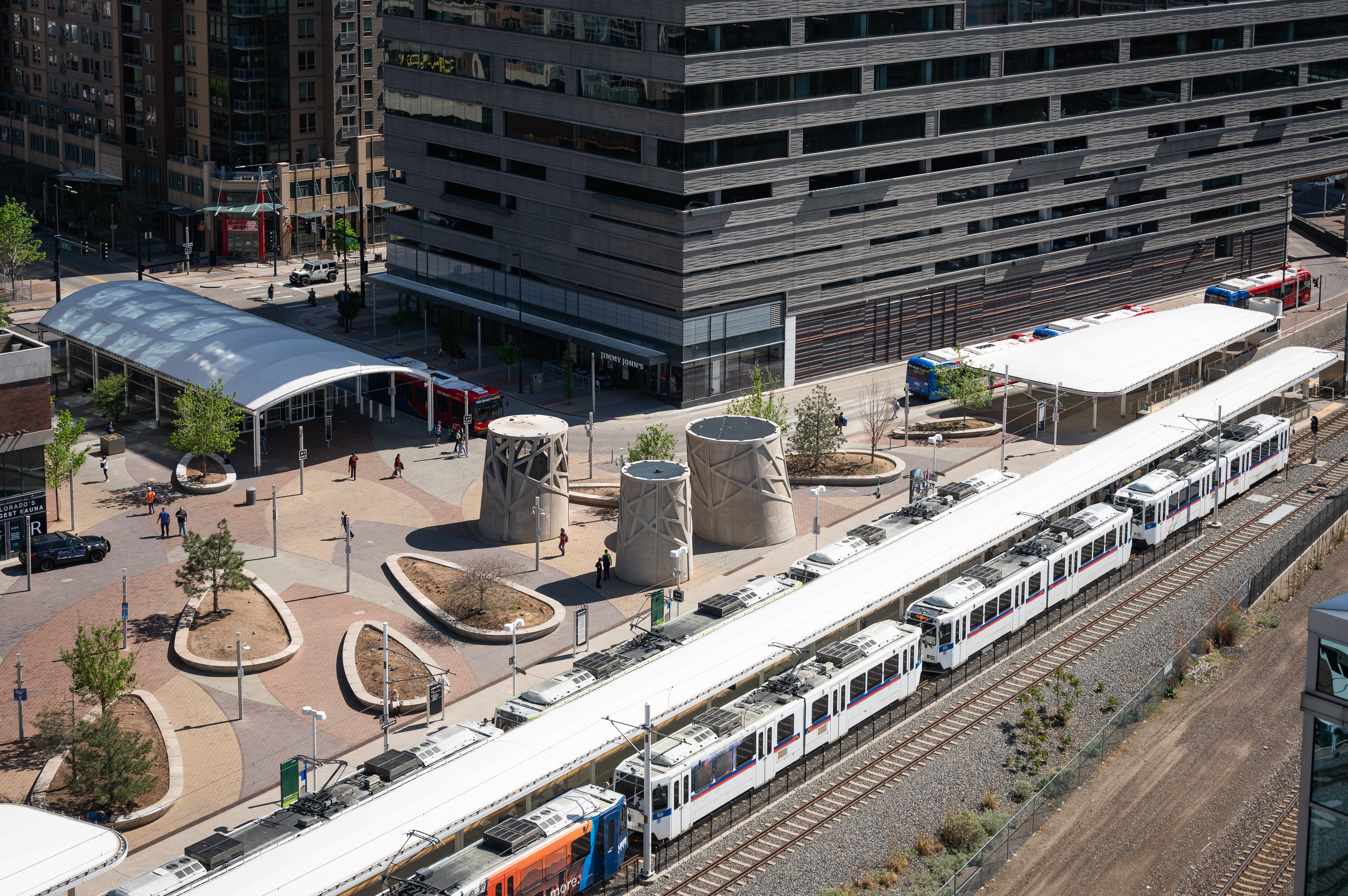  Positioned within the Glass House in Riverfront Park - 物件實景