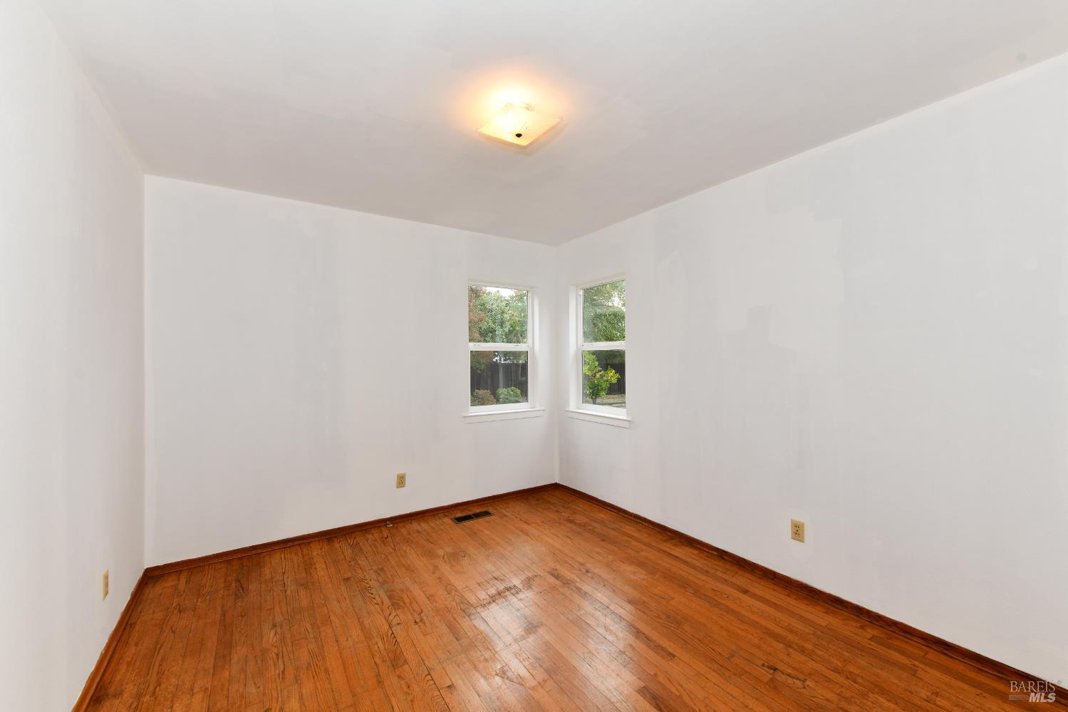 Napa, California, 94558, United States, 3 Bedrooms Bedrooms, ,1 BathroomBathrooms,Residential,For Sale,1988098