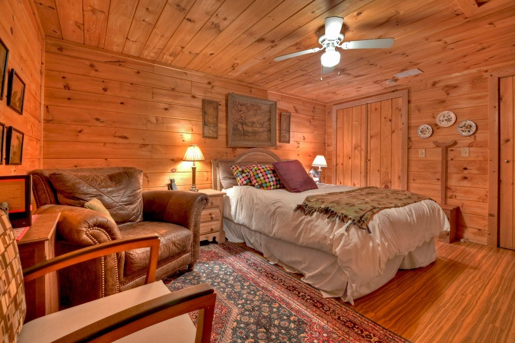 Blue Ridge, Georgia, 30513, United States, 5 Bedrooms Bedrooms, ,3 BathroomsBathrooms,Residential,For Sale,1858988