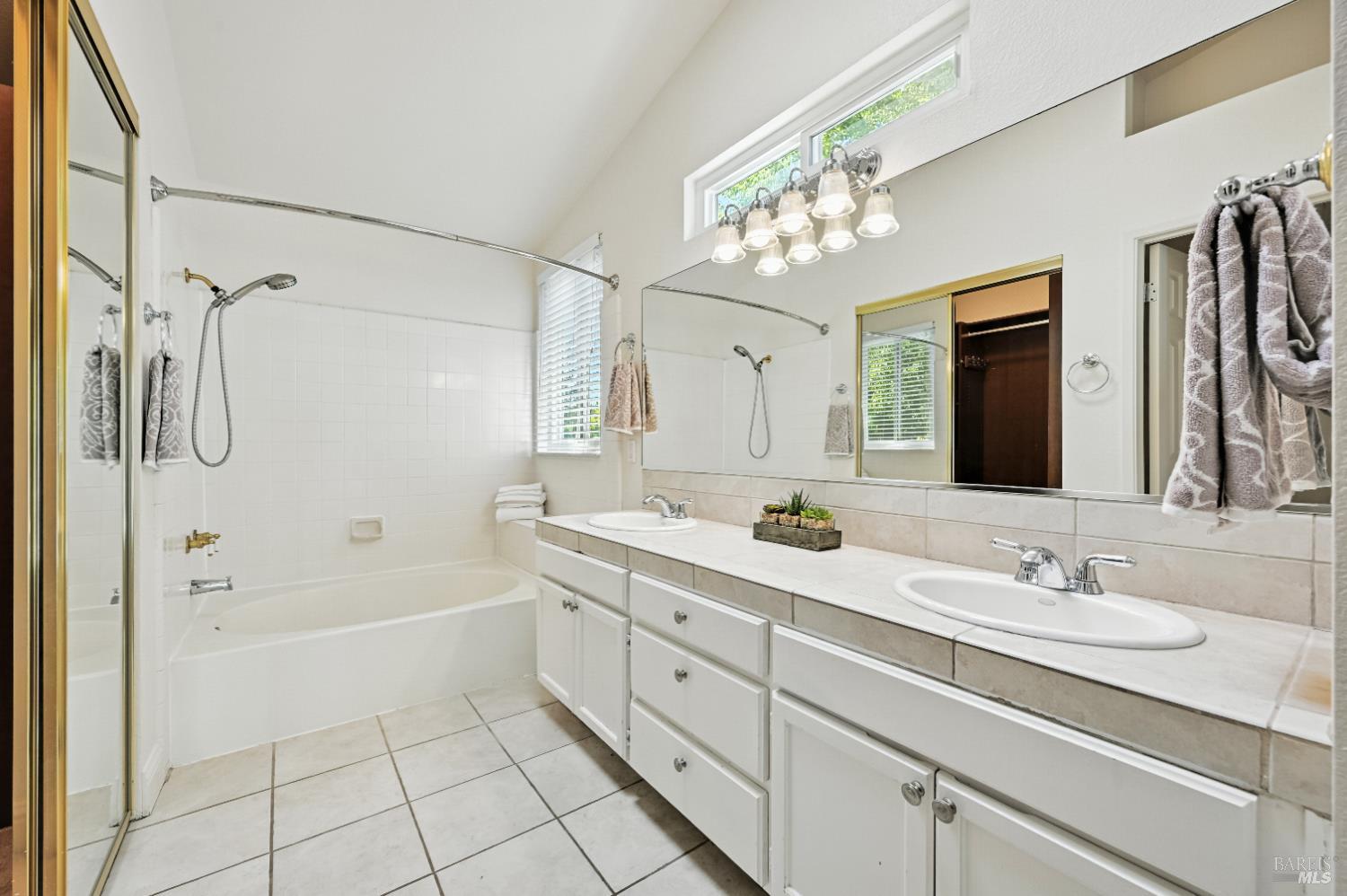 Windsor, California, 95492, United States, 4 Bedrooms Bedrooms, ,3 BathroomsBathrooms,Residential,For Sale,1926215