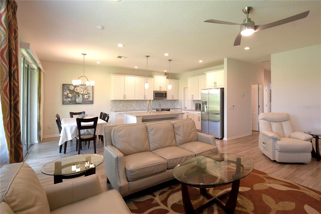Apopka, Florida, 32703, United States, 4 Bedrooms Bedrooms, ,3 BathroomsBathrooms,Residential,For Sale,1828228