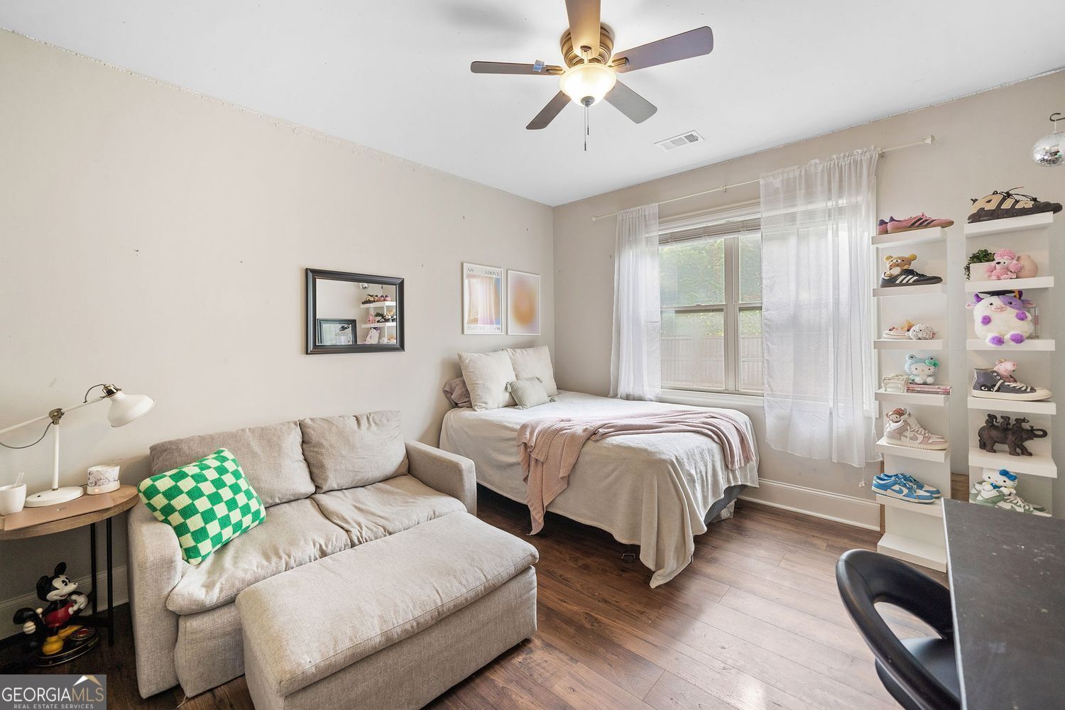 Kennesaw, Georgia, 30152, United States, 5 Bedrooms Bedrooms, ,4 BathroomsBathrooms,Residential,For Sale,1859019