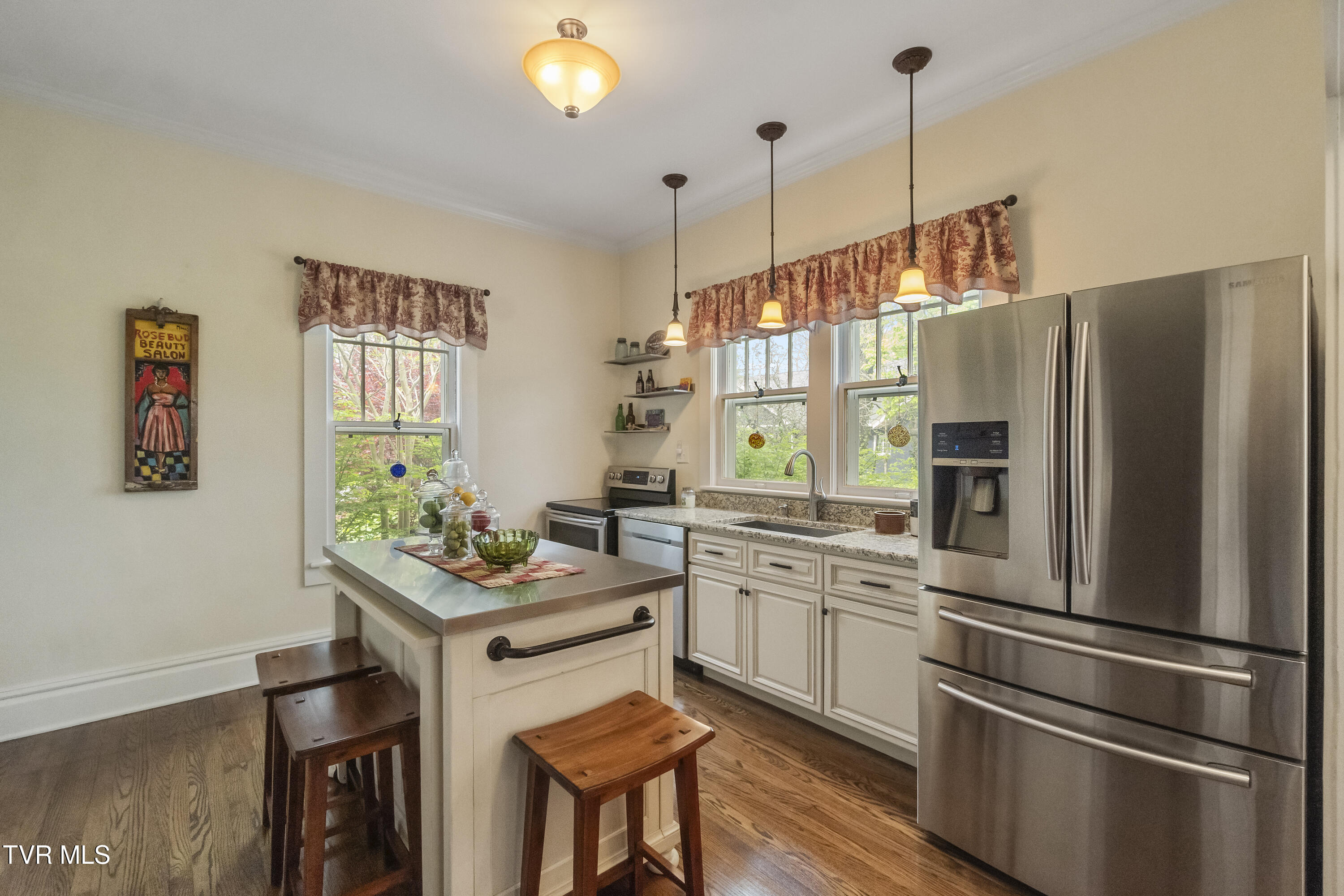 Greeneville, Tennessee, 37745, United States, 4 Bedrooms Bedrooms, ,2 BathroomsBathrooms,Residential,For Sale,1976291