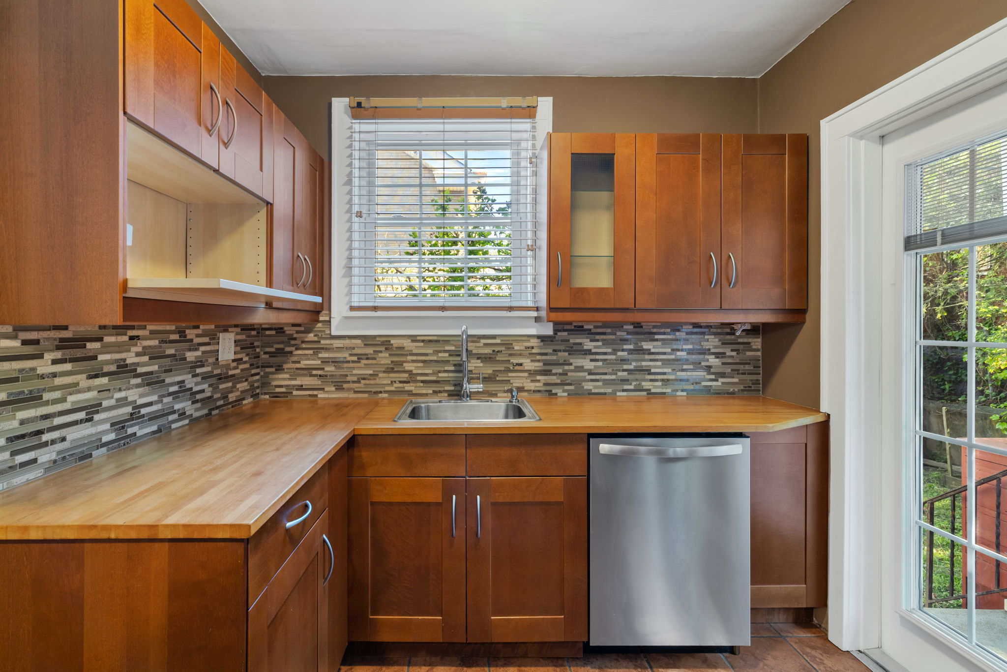  47 Estella Avenue, Pittsburgh, PA 15211 - 物件實景