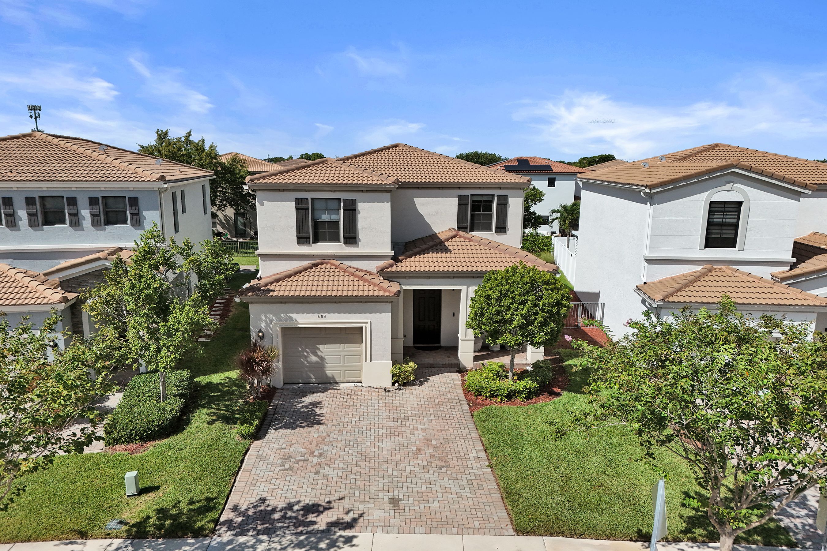  606 NE 191st Ter, Miami, FL, 33179 - 物件實景