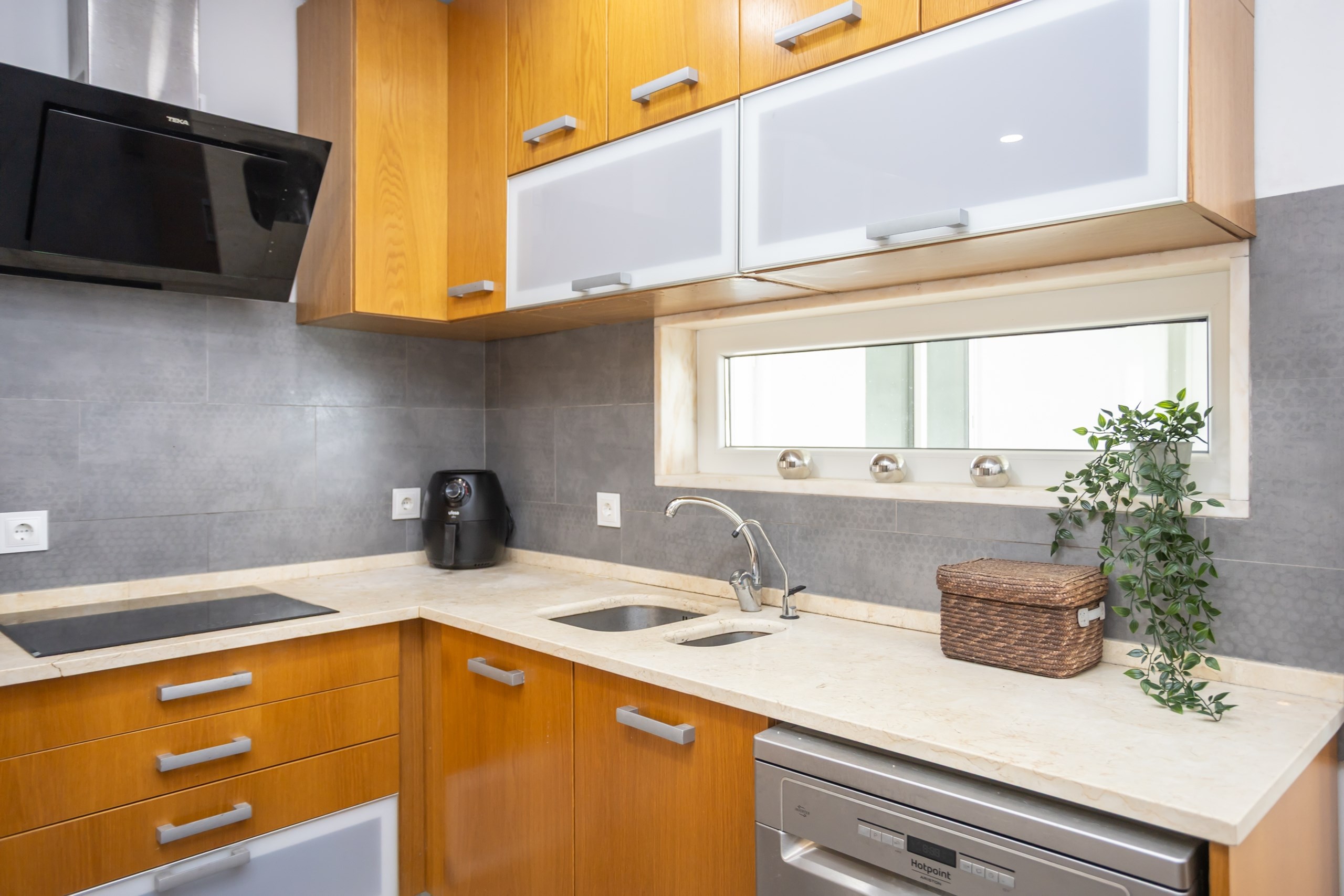 Loures, Lisbon, 2670-560, PT, 5 Bedrooms Bedrooms, ,3 BathroomsBathrooms,Residential,For Sale,1989673