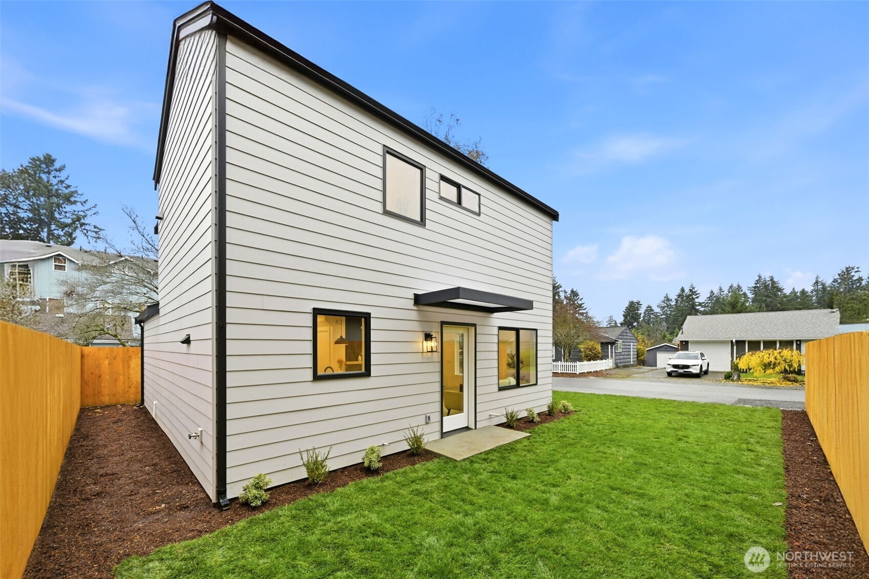 Seattle, Washington, 98133, United States, 3 Bedrooms Bedrooms, ,2 BathroomsBathrooms,Residential,For Sale,1992896