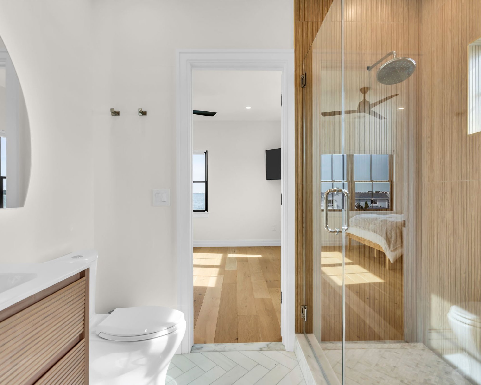  Exceptional Custom Built Waterfront Home - 物件實景
