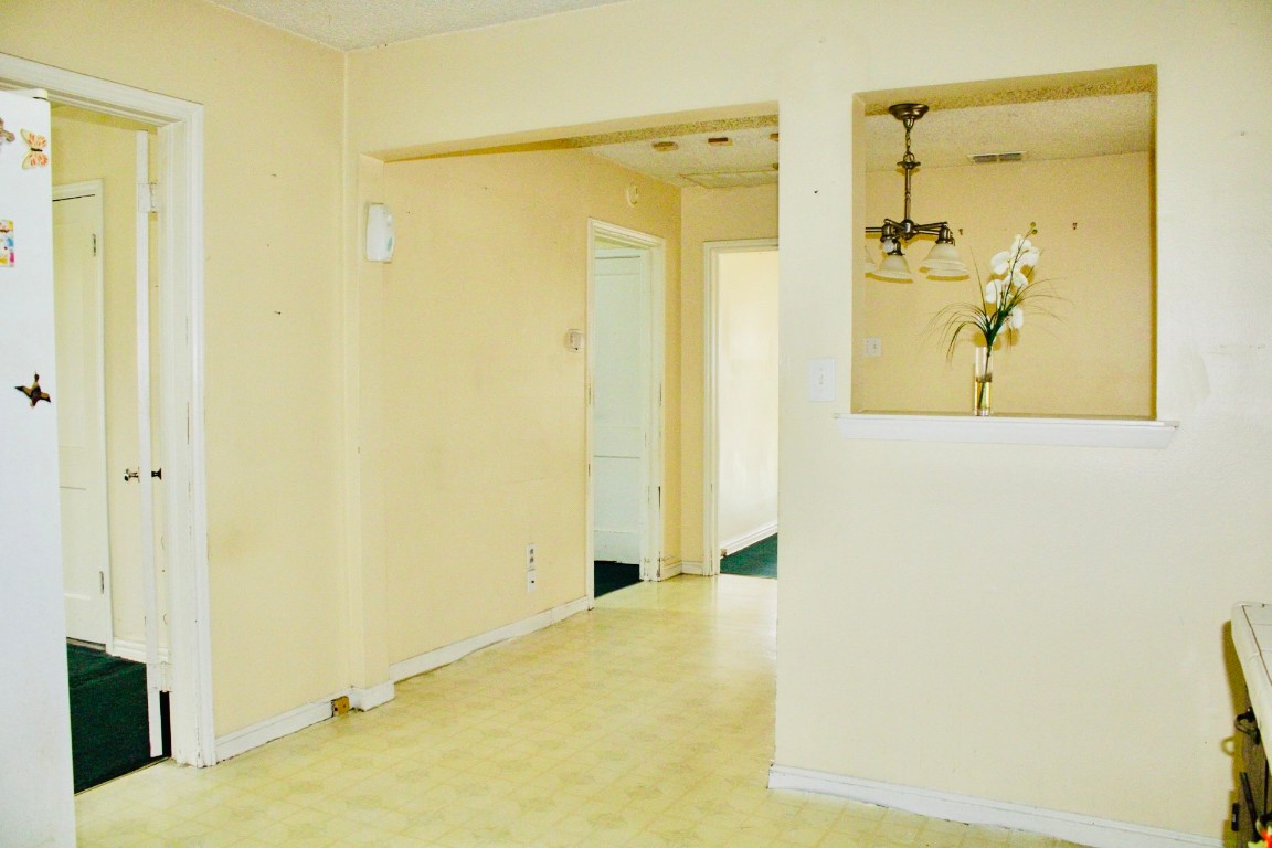 Austin, Texas, 78702, United States, 3 Bedrooms Bedrooms, ,1 BathroomBathrooms,Residential,For Sale,1901292