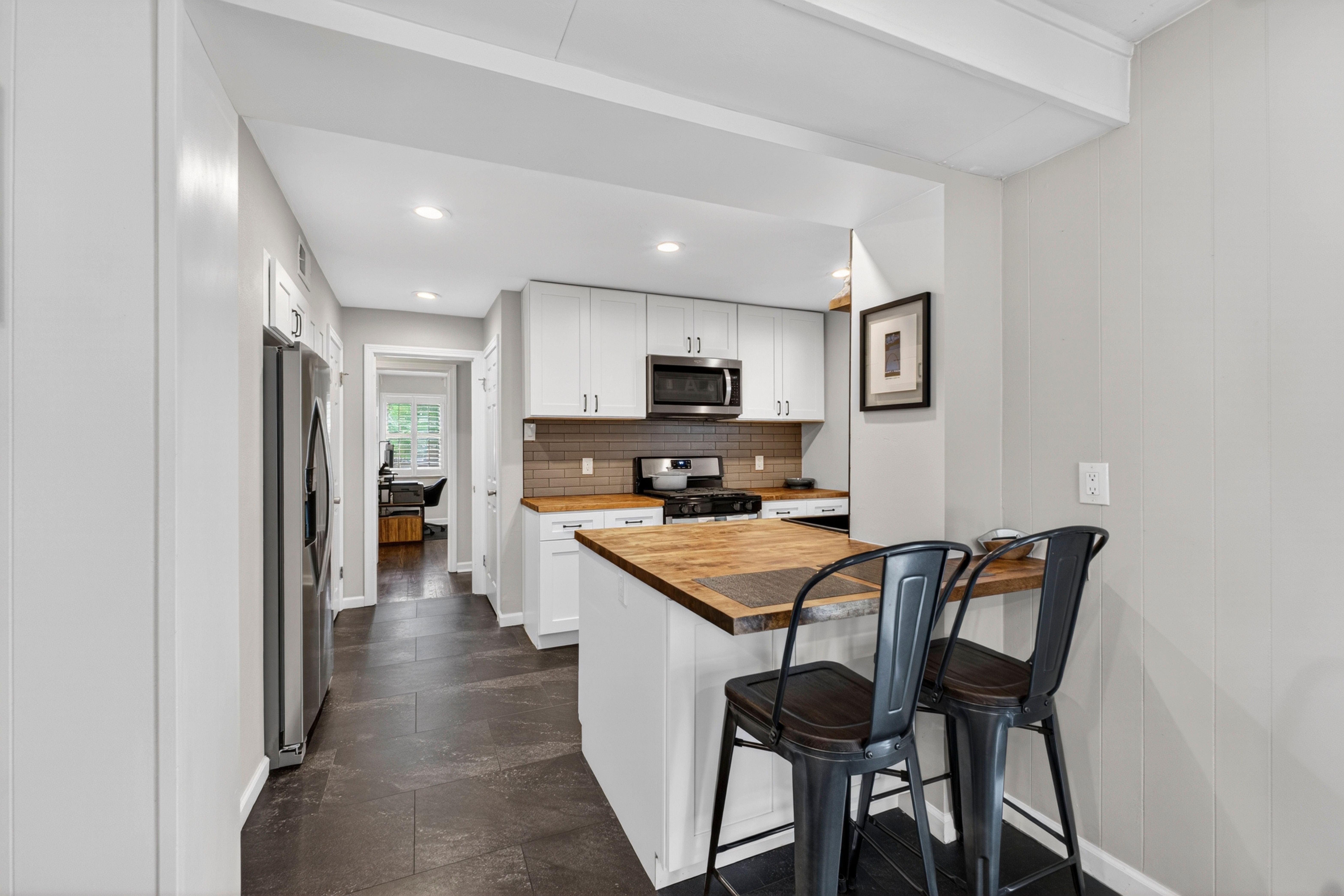  Charming Bright Ranch on a Tranquil Cul-de-Sac with Spacious Living Spaces - 物件實景