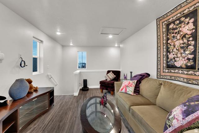 South Jordan, Utah, 84009, United States, 3 Bedrooms Bedrooms, ,3 BathroomsBathrooms,Residential,For Sale,2005216