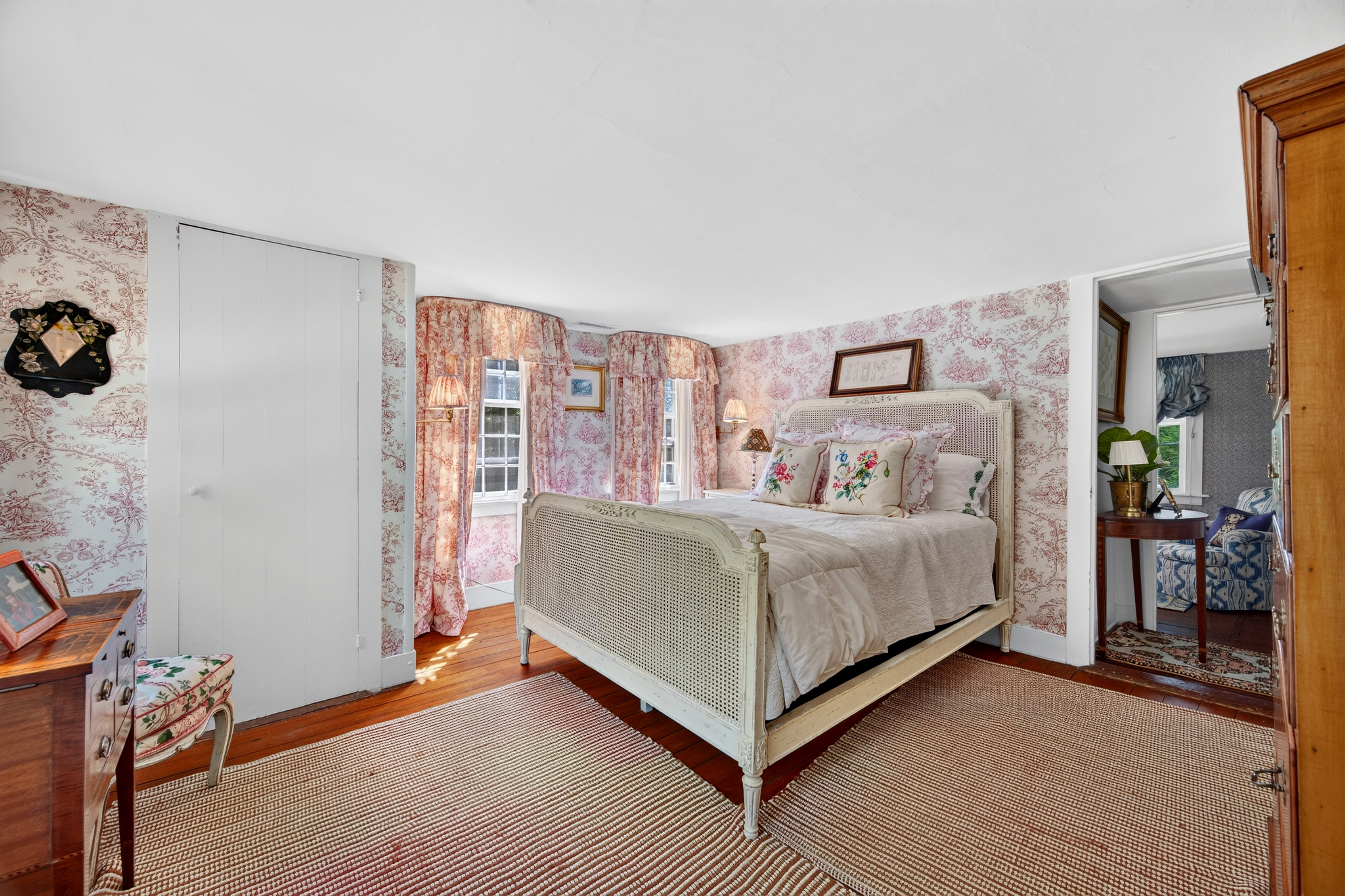  Elegant and Lovingly Maintained Antique Colonial - 物件實景