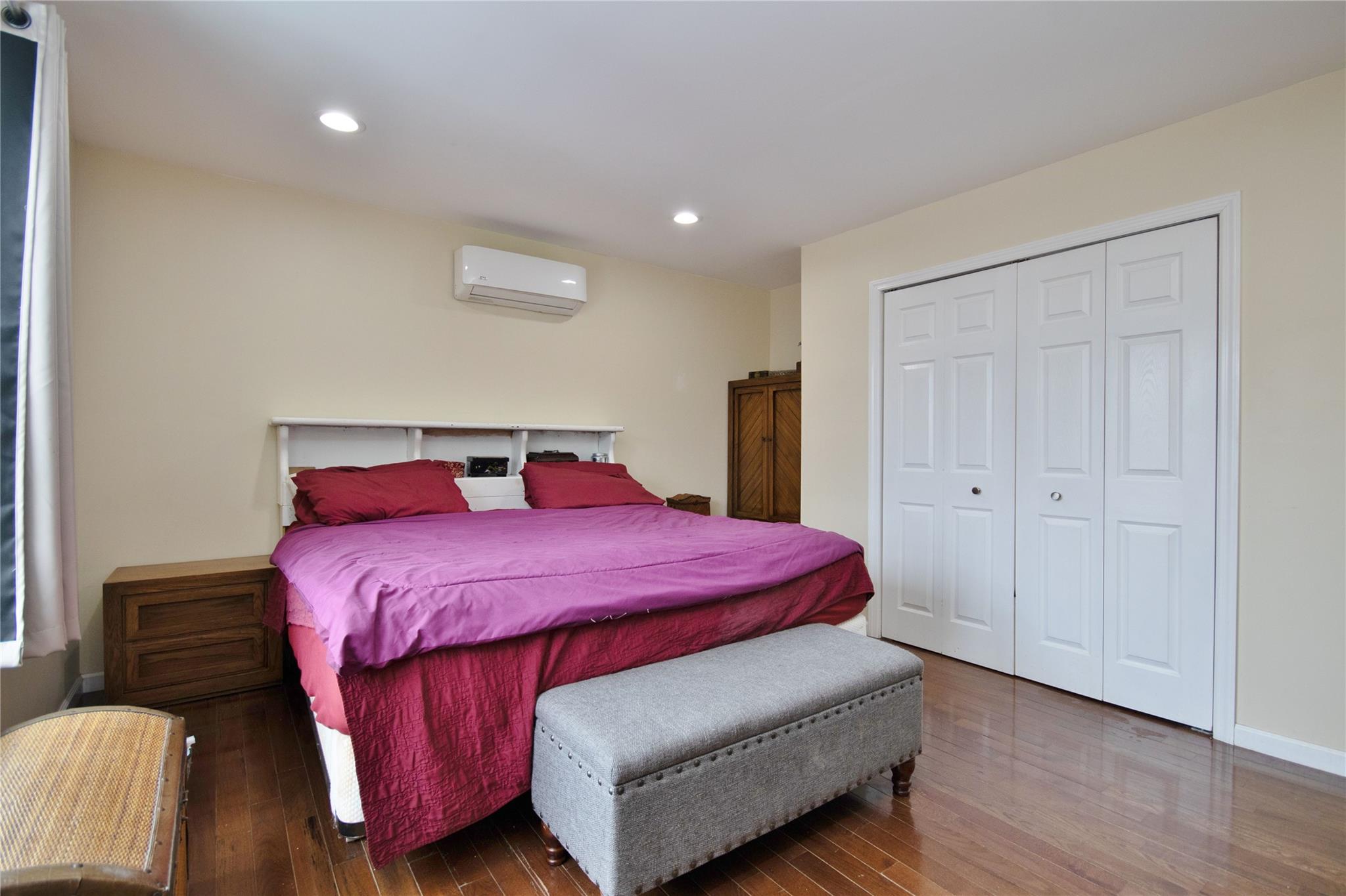 Garnerville, New York, 10923, United States, 5 Bedrooms Bedrooms, ,2 BathroomsBathrooms,Residential,For Sale,1927826