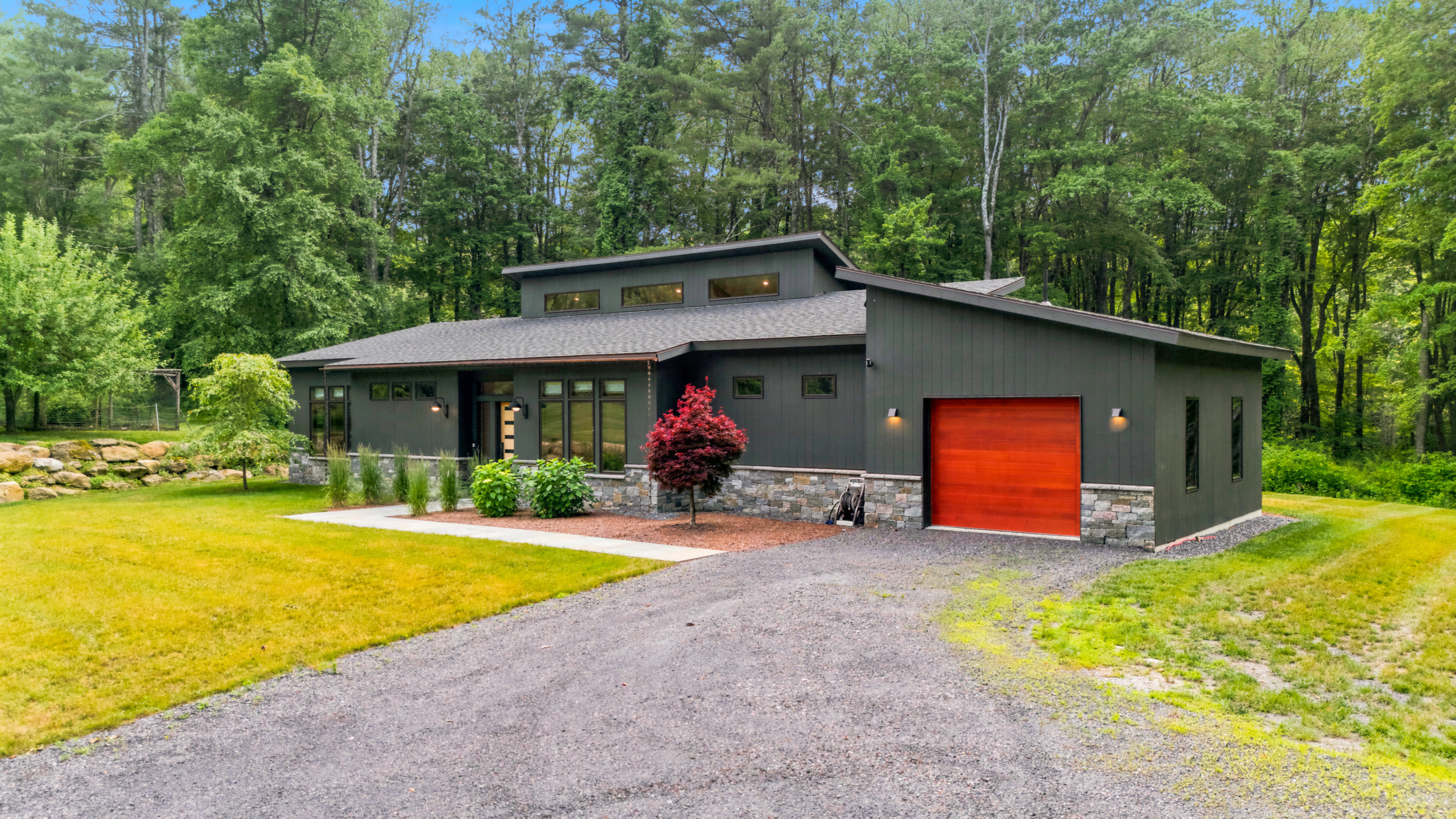  Stunning Contemporary Single Level Home - 物件實景