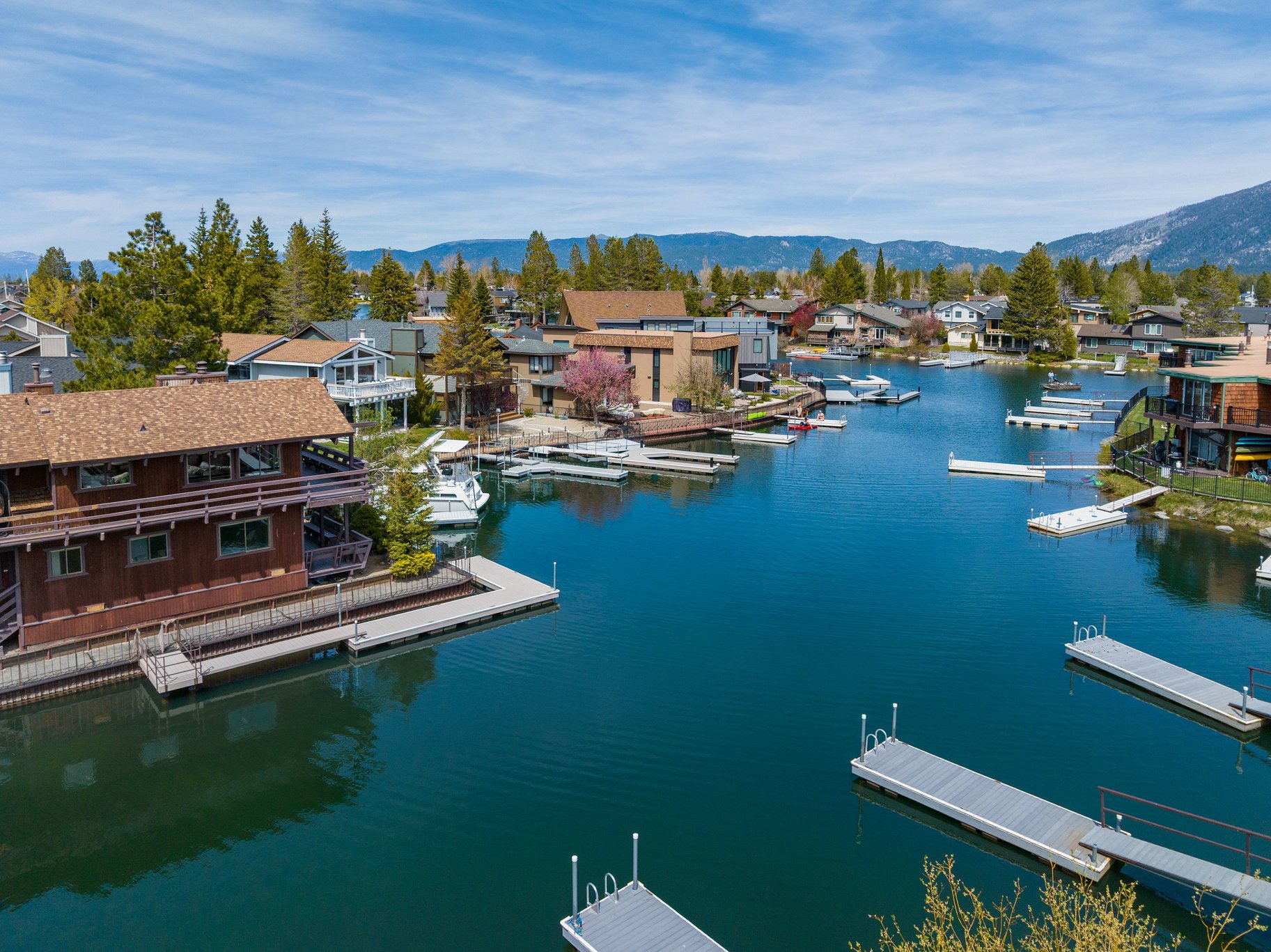  Tahoe Keys Charmer with Stunning Views - 物件實景