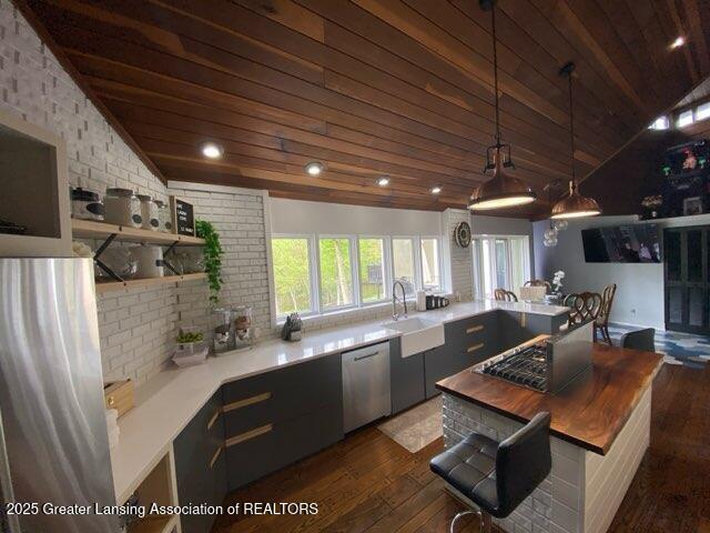 Eagle, Michigan, 48822, United States, 4 Bedrooms Bedrooms, ,4 BathroomsBathrooms,Residential,For Sale,1807523