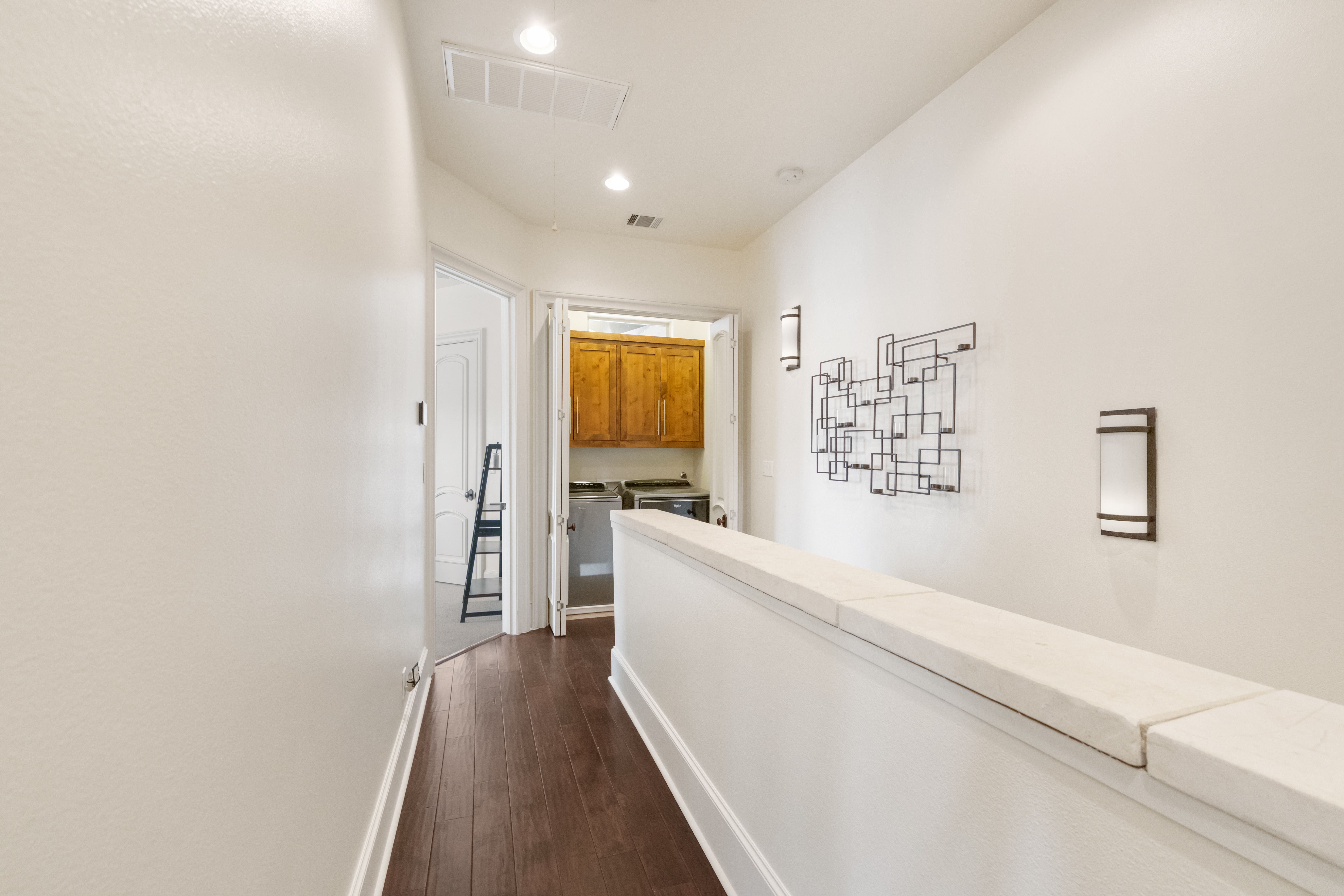  Refined Barton Hills Living  Private Garage  Exceptional 78704 Location - 物件實景