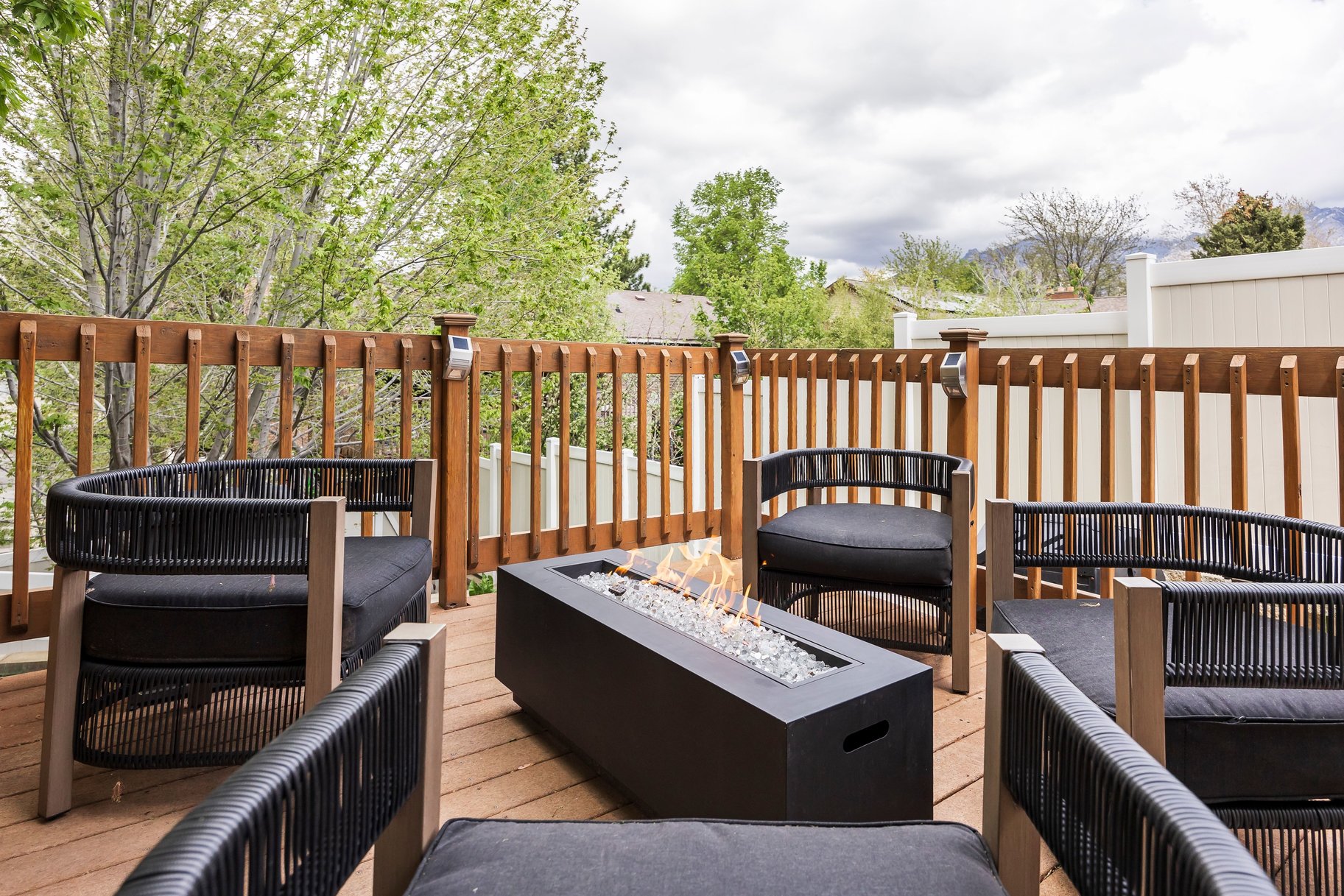  Sandy Gem Near the Canyons with Beautiful Backyard Living - 物件實景