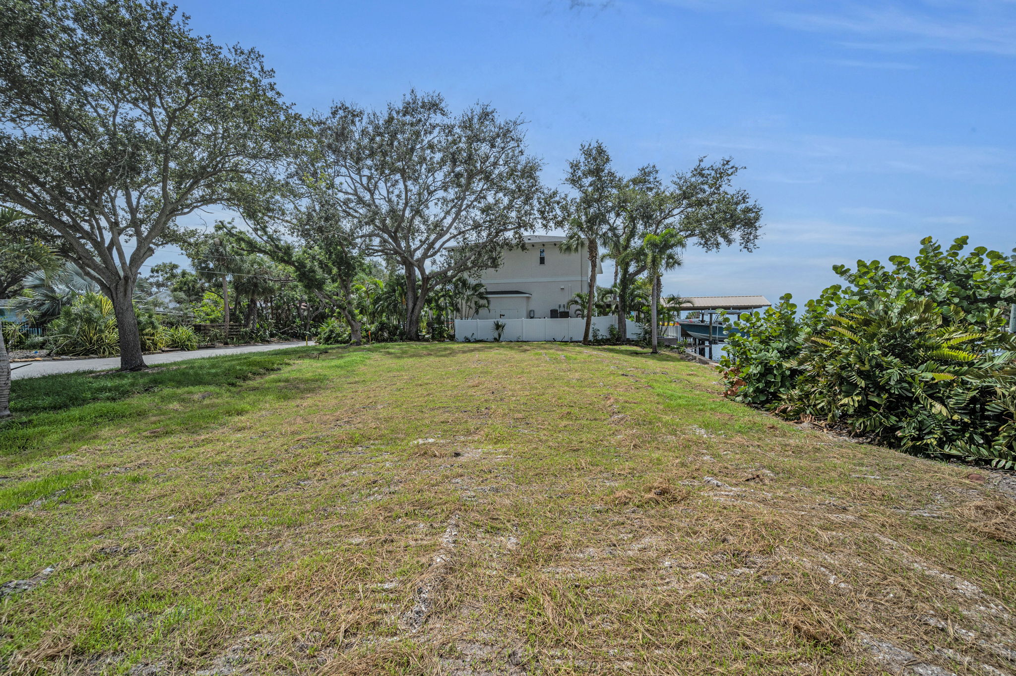 Tampa, Florida, 33609, United States, ,Land,For Sale,1976610