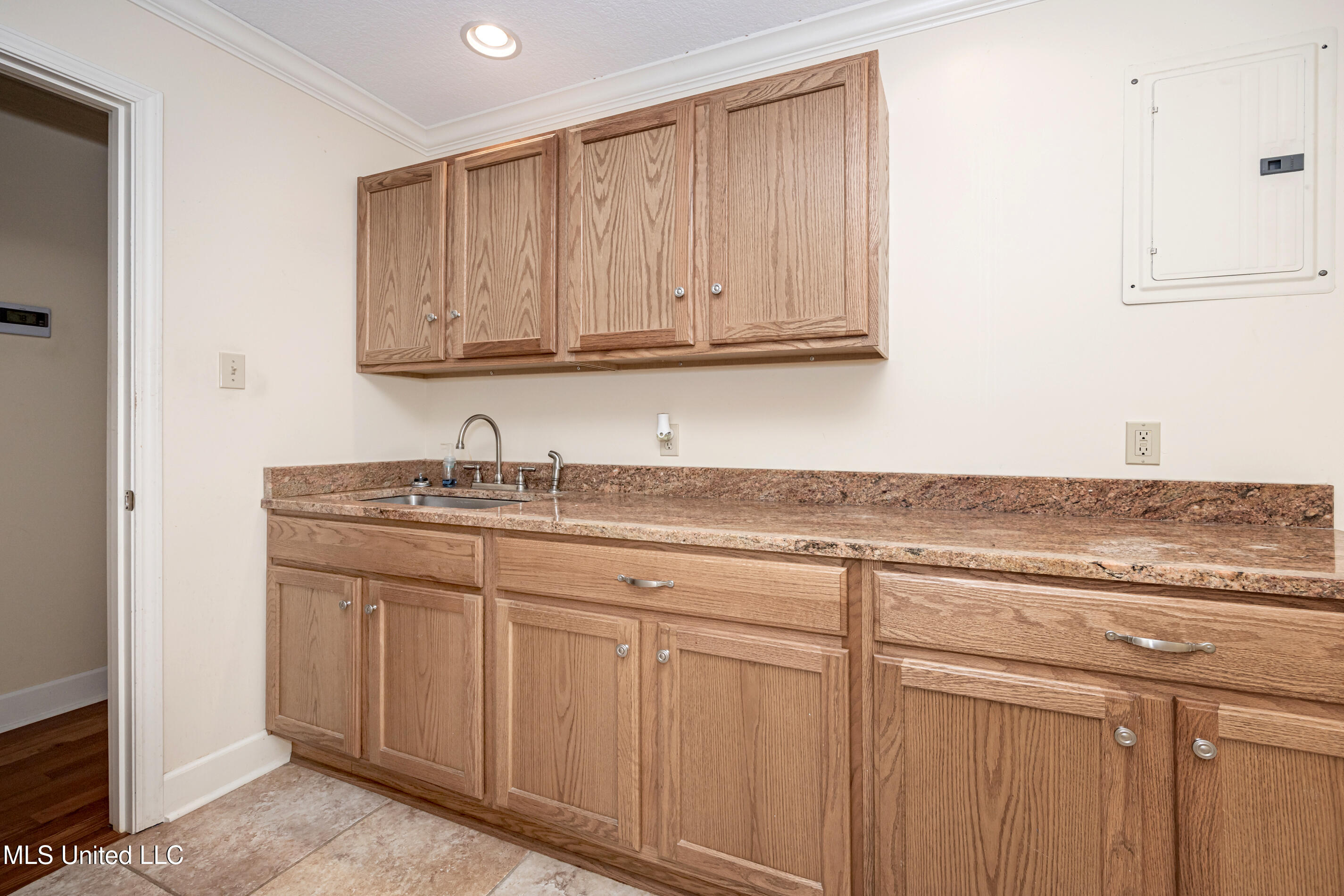 Ocean Springs, Mississippi, 39564, United States, 3 Bedrooms Bedrooms, ,3 BathroomsBathrooms,Residential,For Sale,1903607