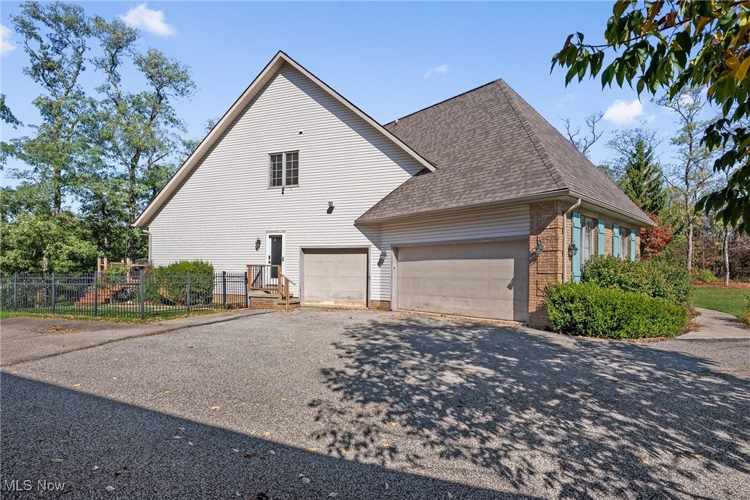 Chardon, Ohio, 44024, United States, 4 Bedrooms Bedrooms, ,5 BathroomsBathrooms,Residential,For Sale,1985731