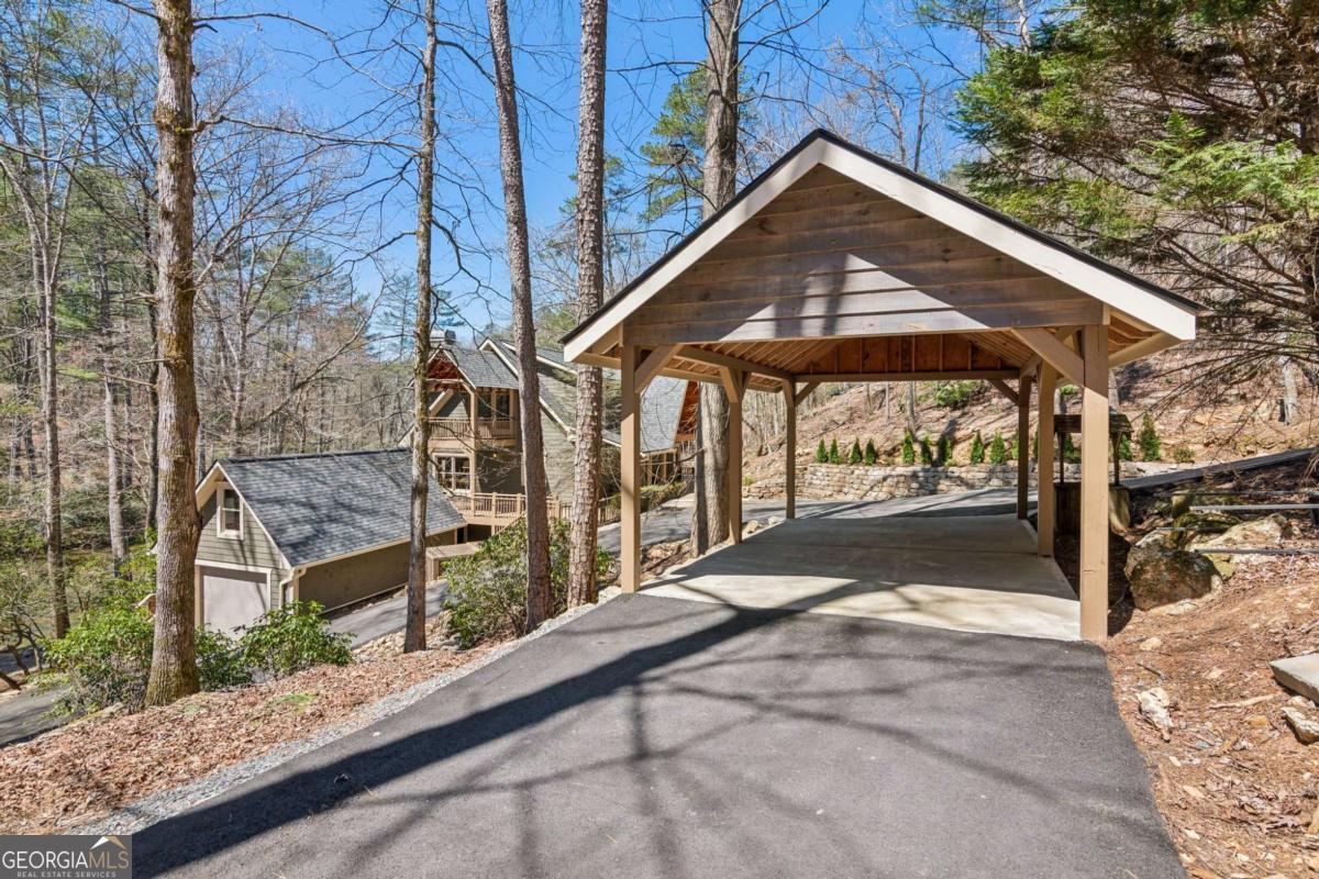 Ellijay, Georgia, 30536, United States, 5 Bedrooms Bedrooms, ,4 BathroomsBathrooms,Residential,For Sale,1880037