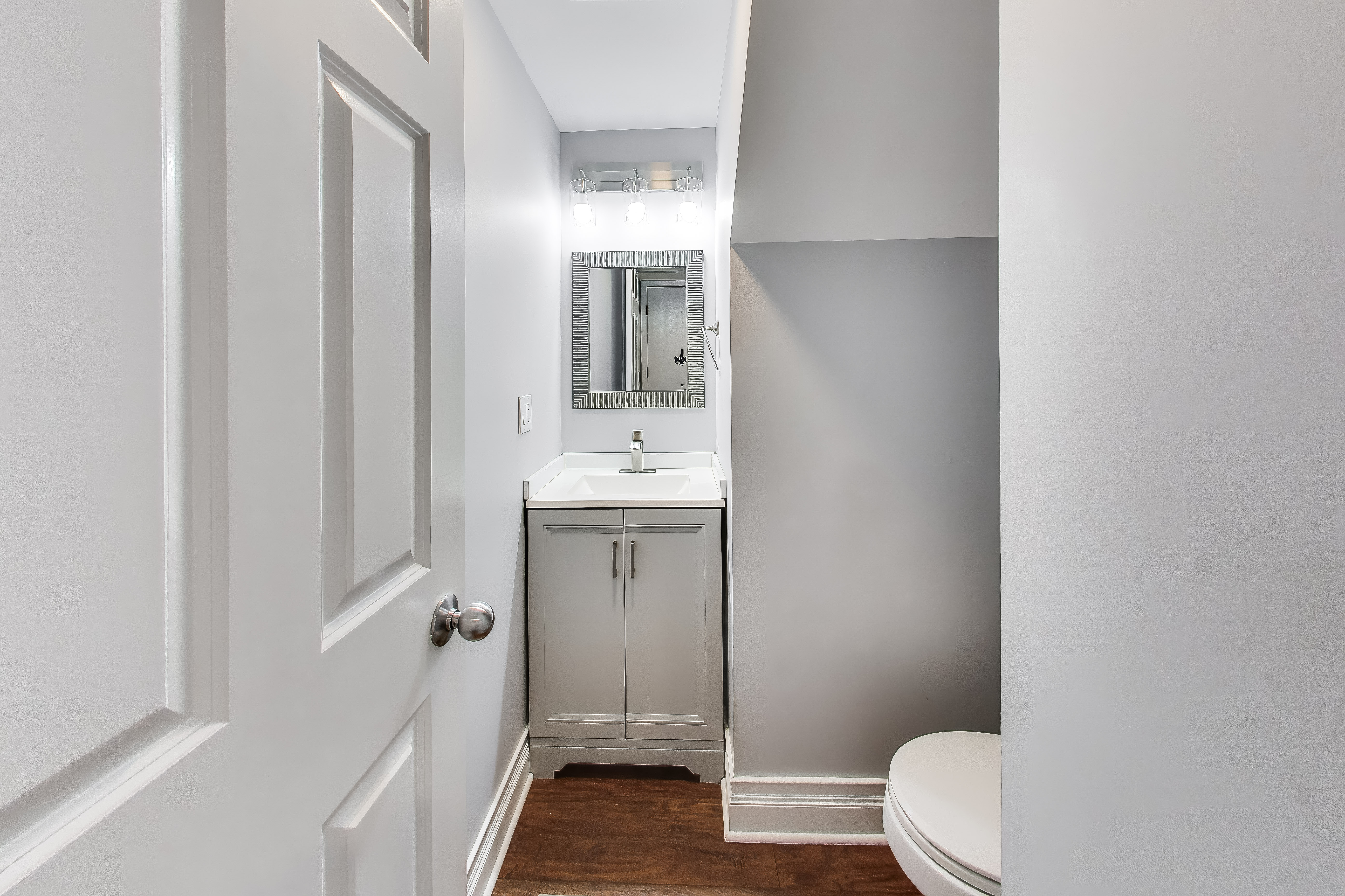  Fully Upgraded Townhome in the Highly Sought after Knollwood Subdivision - 物件實景