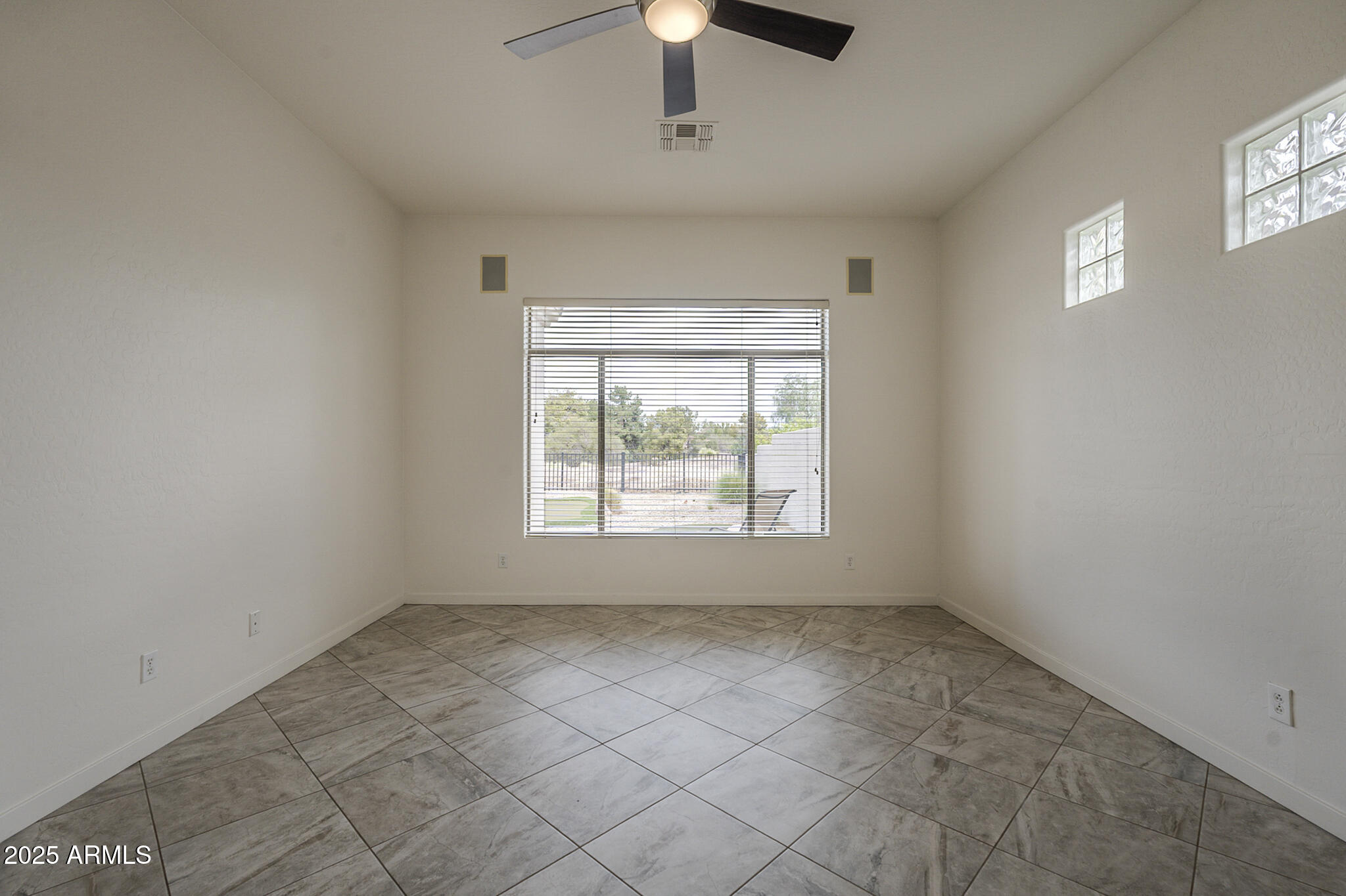 Phoenix, Arizona, 85042, United States, 3 Bedrooms Bedrooms, ,Residential,For Sale,1939131