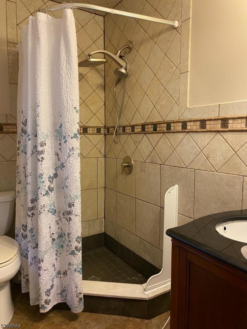 Kenilworth Boro, New Jersey, 07033, United States, 4 Bedrooms Bedrooms, ,3 BathroomsBathrooms,Residential,For Sale,1960760